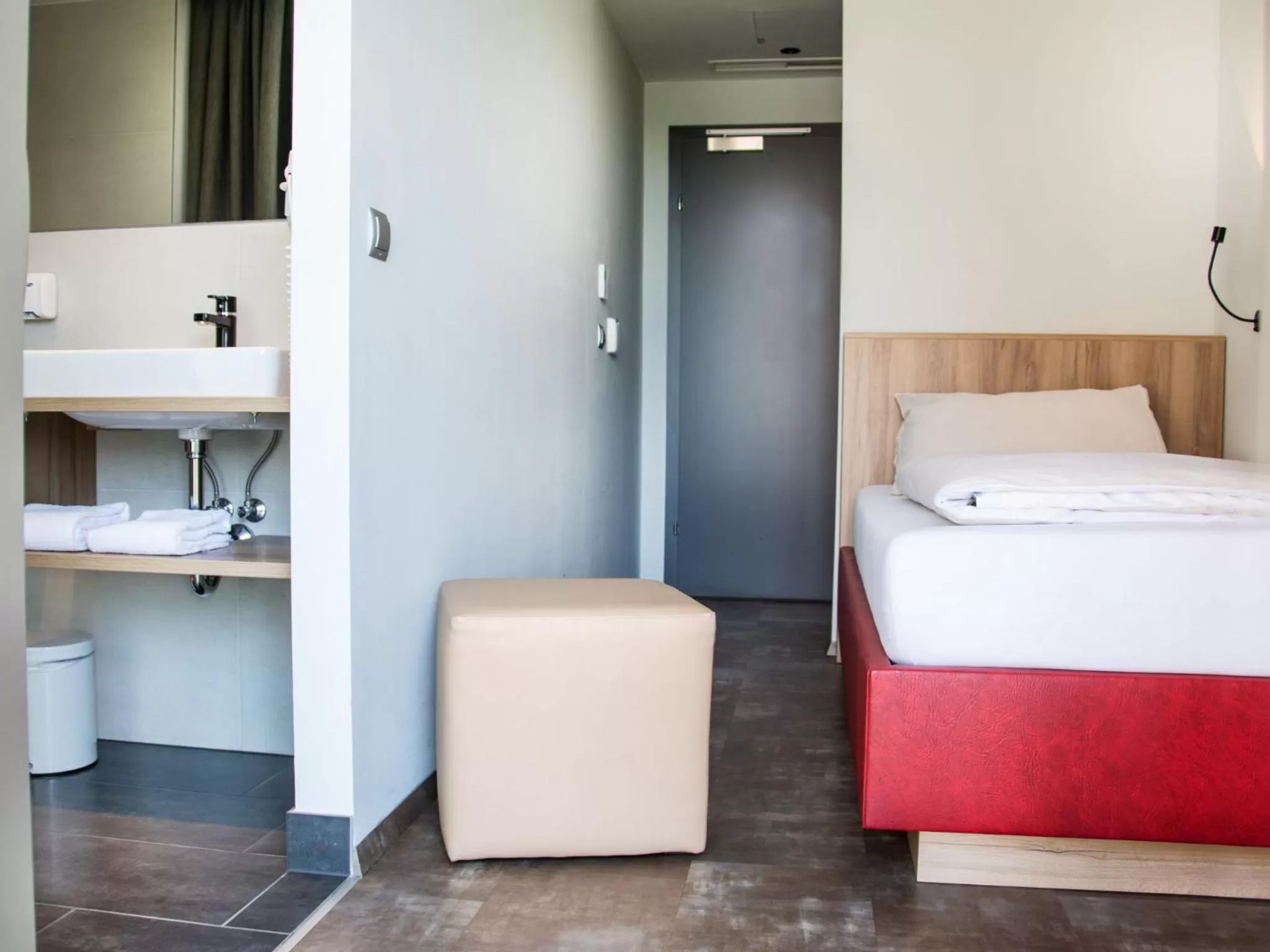 Photo of the whole room in Rocket Rooms Velden