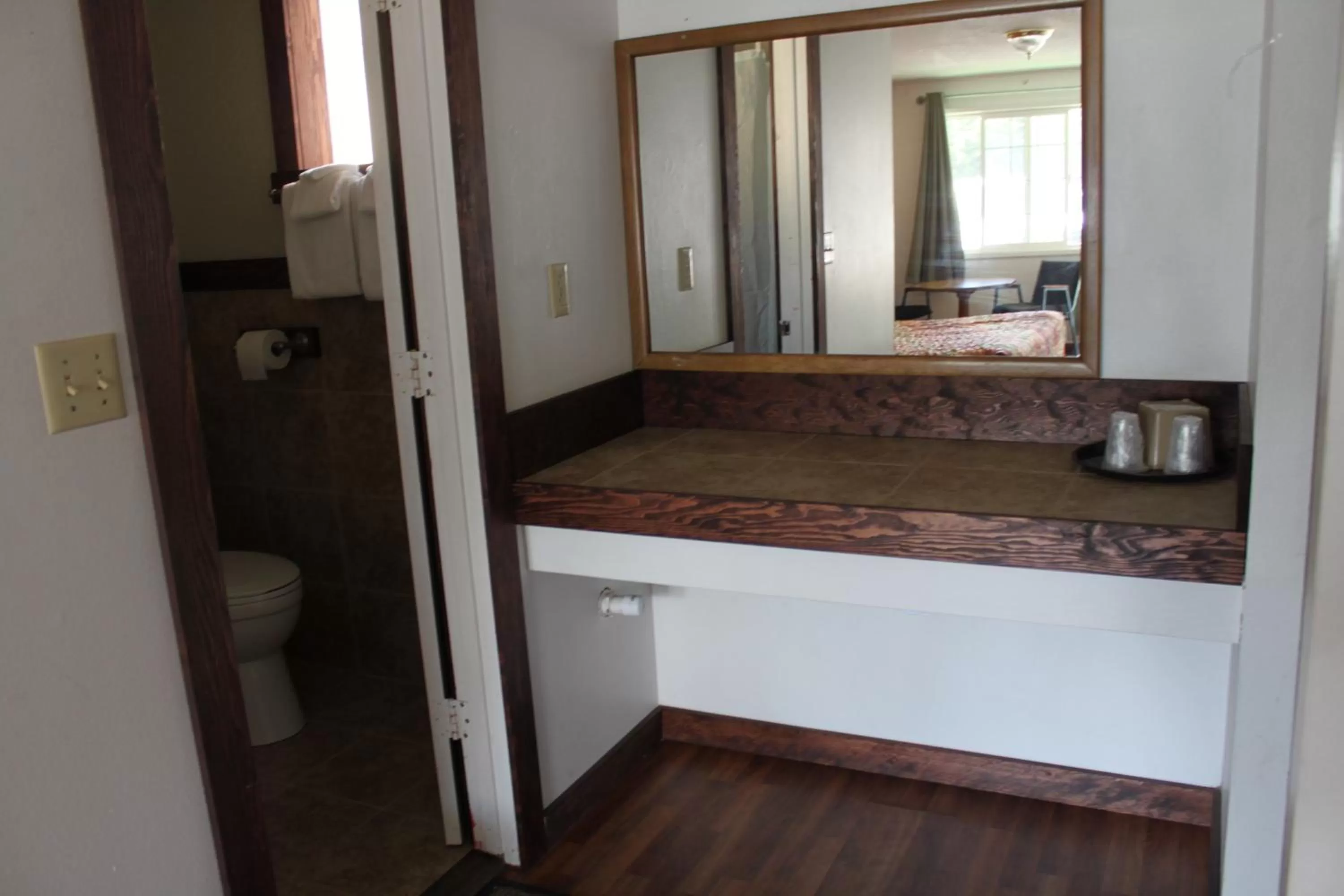 Property building, Bathroom in Motel 101