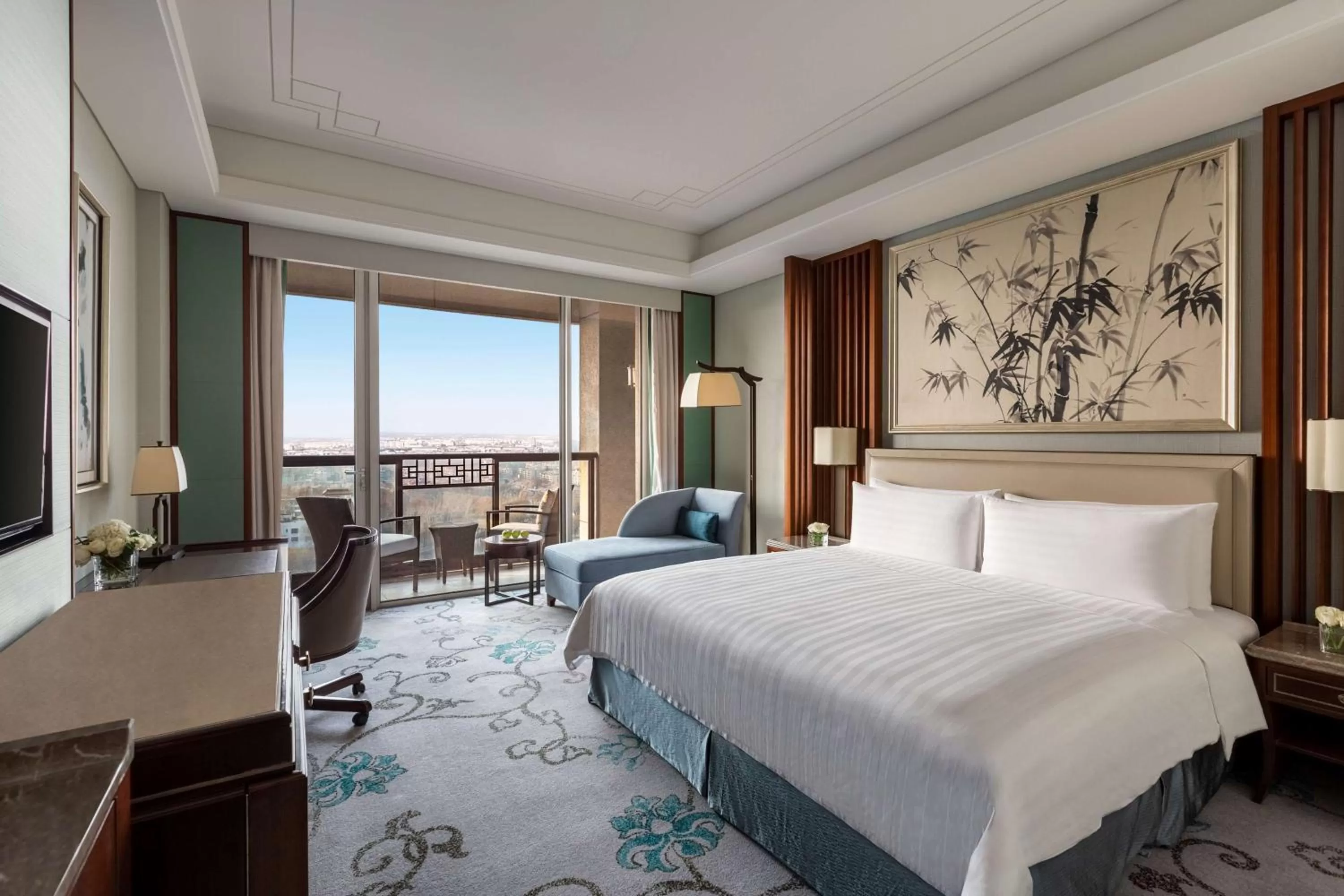 Photo of the whole room, Bed in Shangri-La Qufu