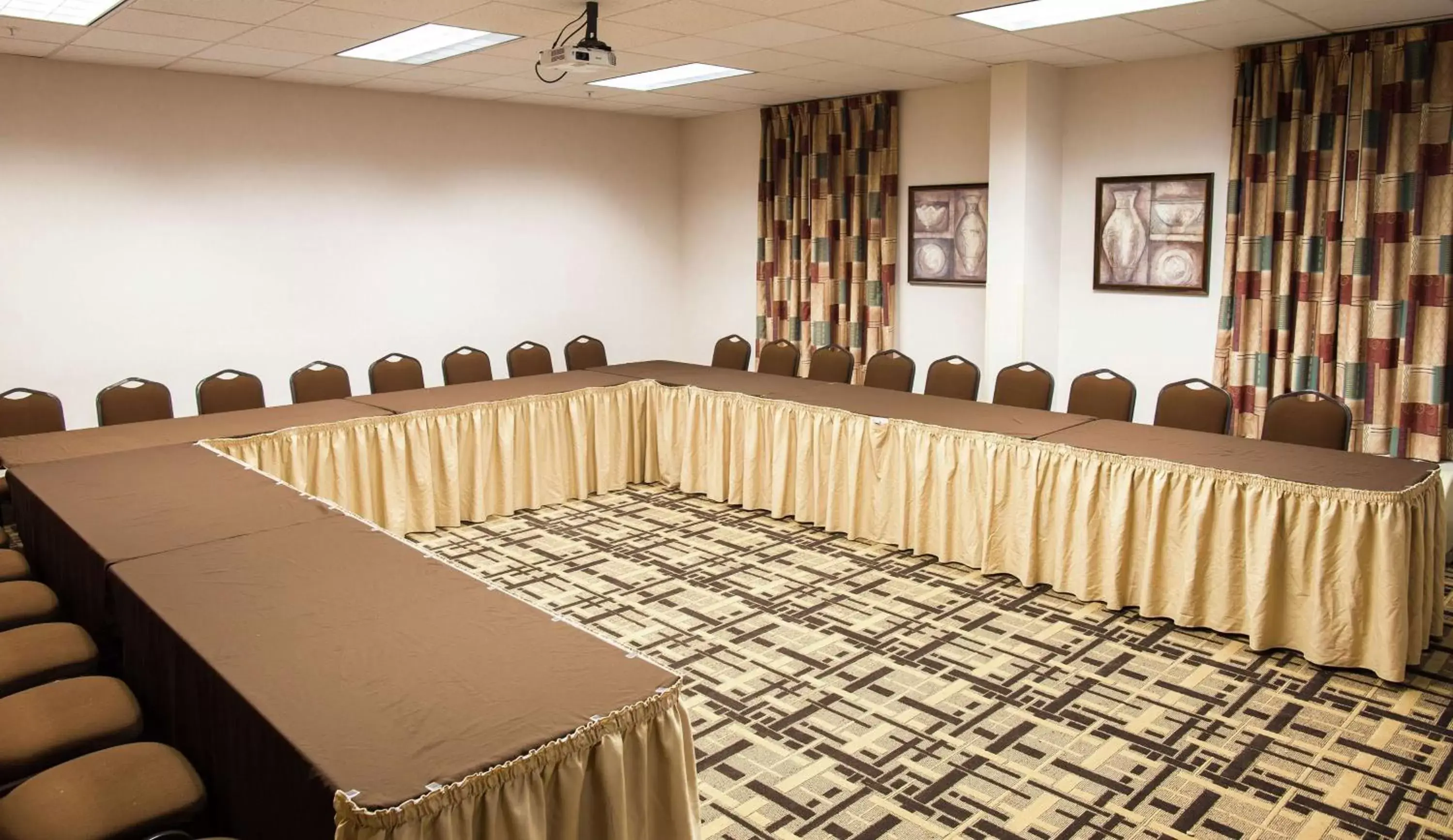 Meeting/conference room in Hampton Inn Torreon Airport-Galerias