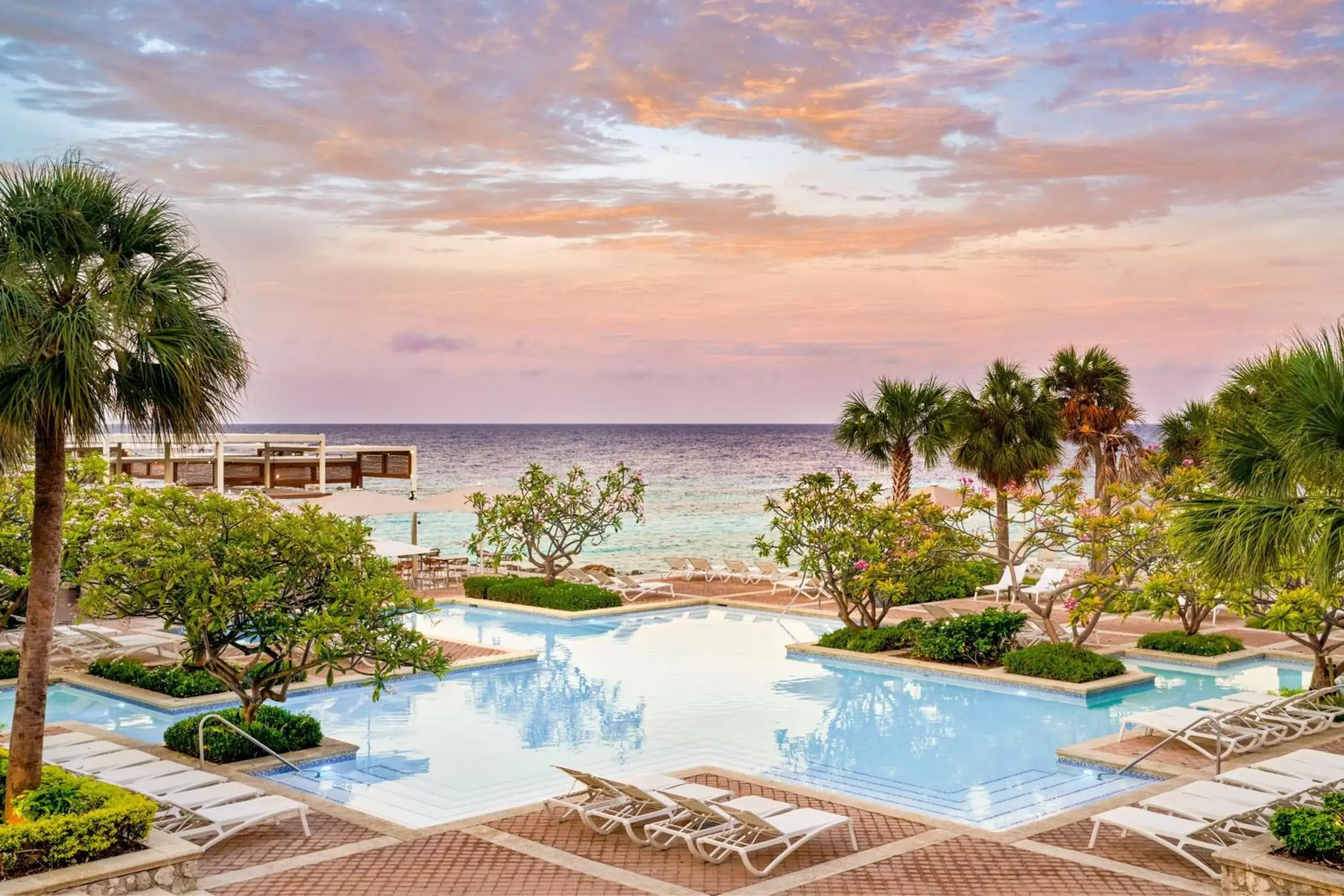 Swimming pool, Pool View in Curaçao Marriott Beach Resort