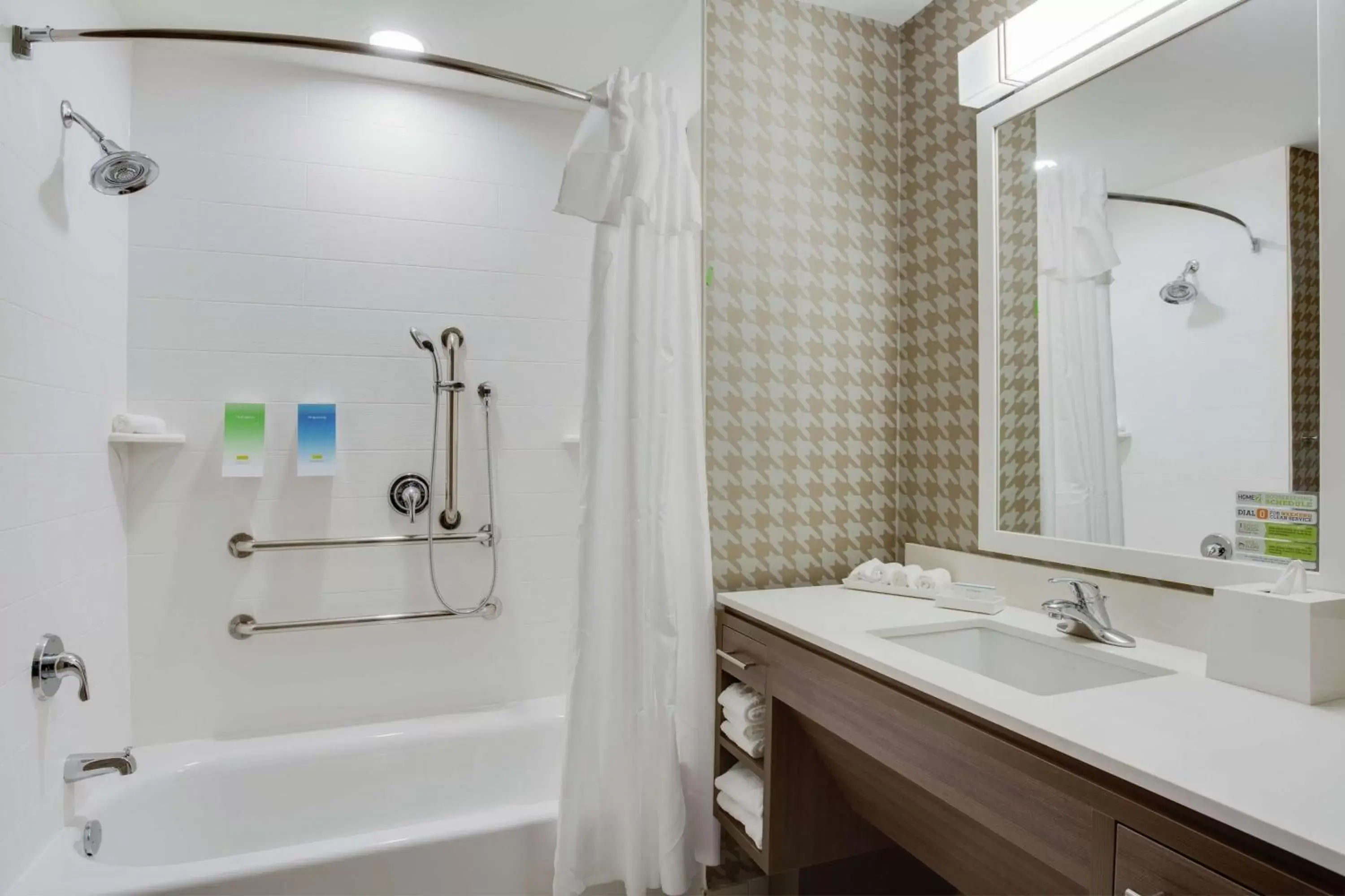 Bathroom in Home2 Suites By Hilton Clermont