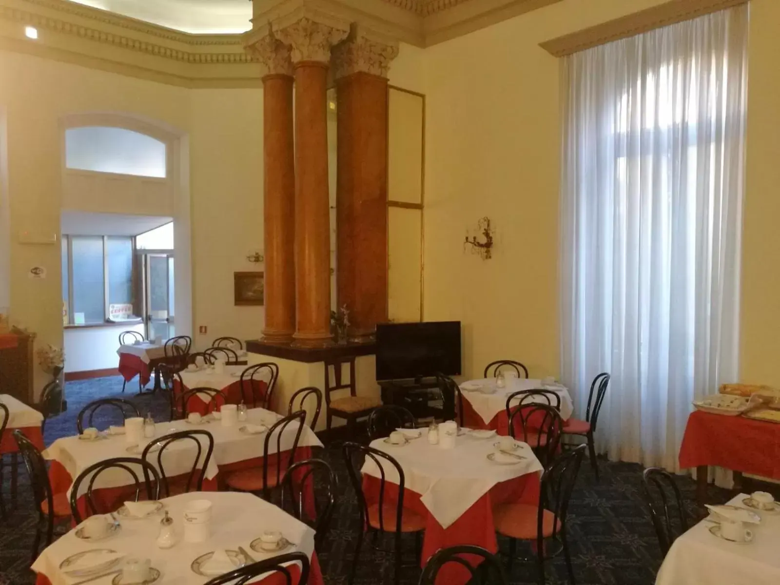 Lounge or bar, Restaurant/Places to Eat in Hotel Villa Delle Rose