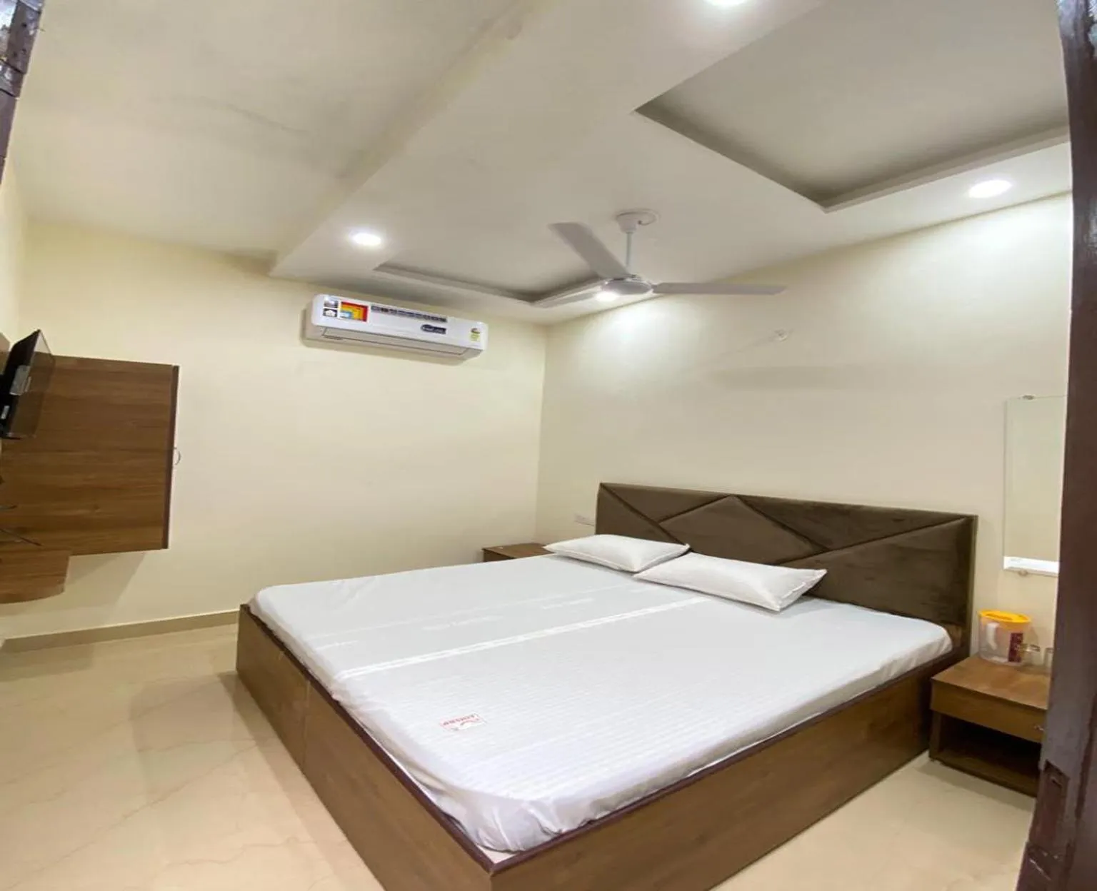 Photo of the whole room, Bed in Naman Homestay