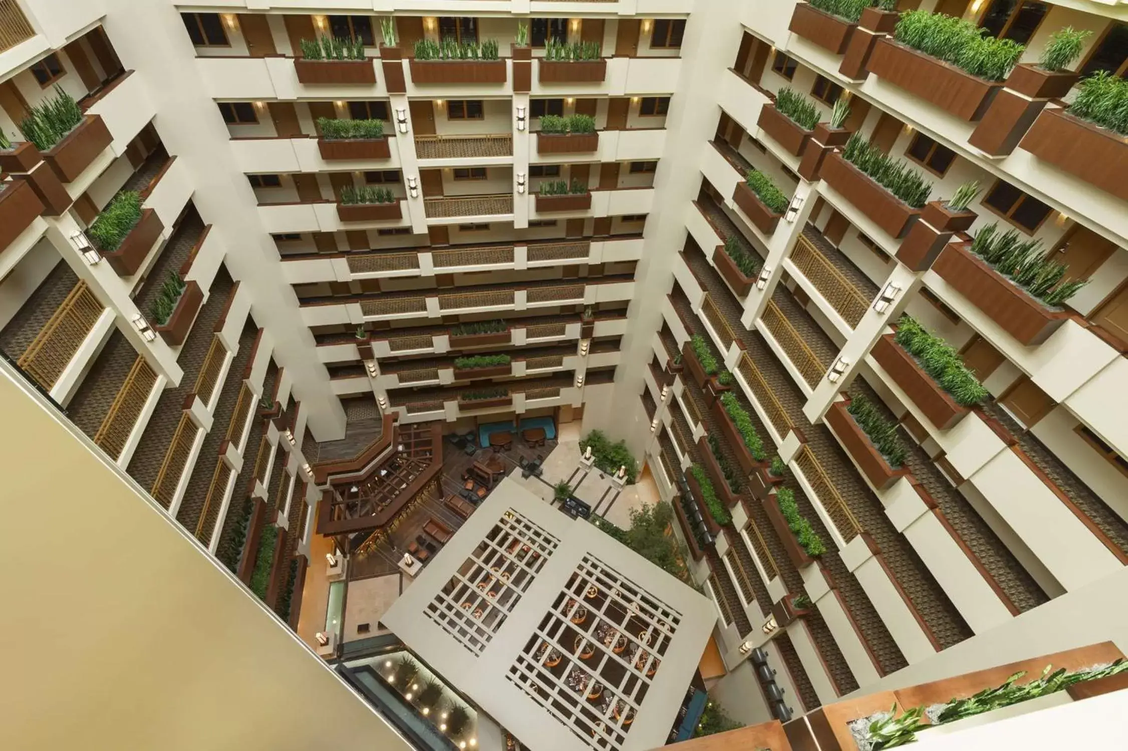 Property building in Embassy Suites by Hilton Orlando Lake Buena Vista South