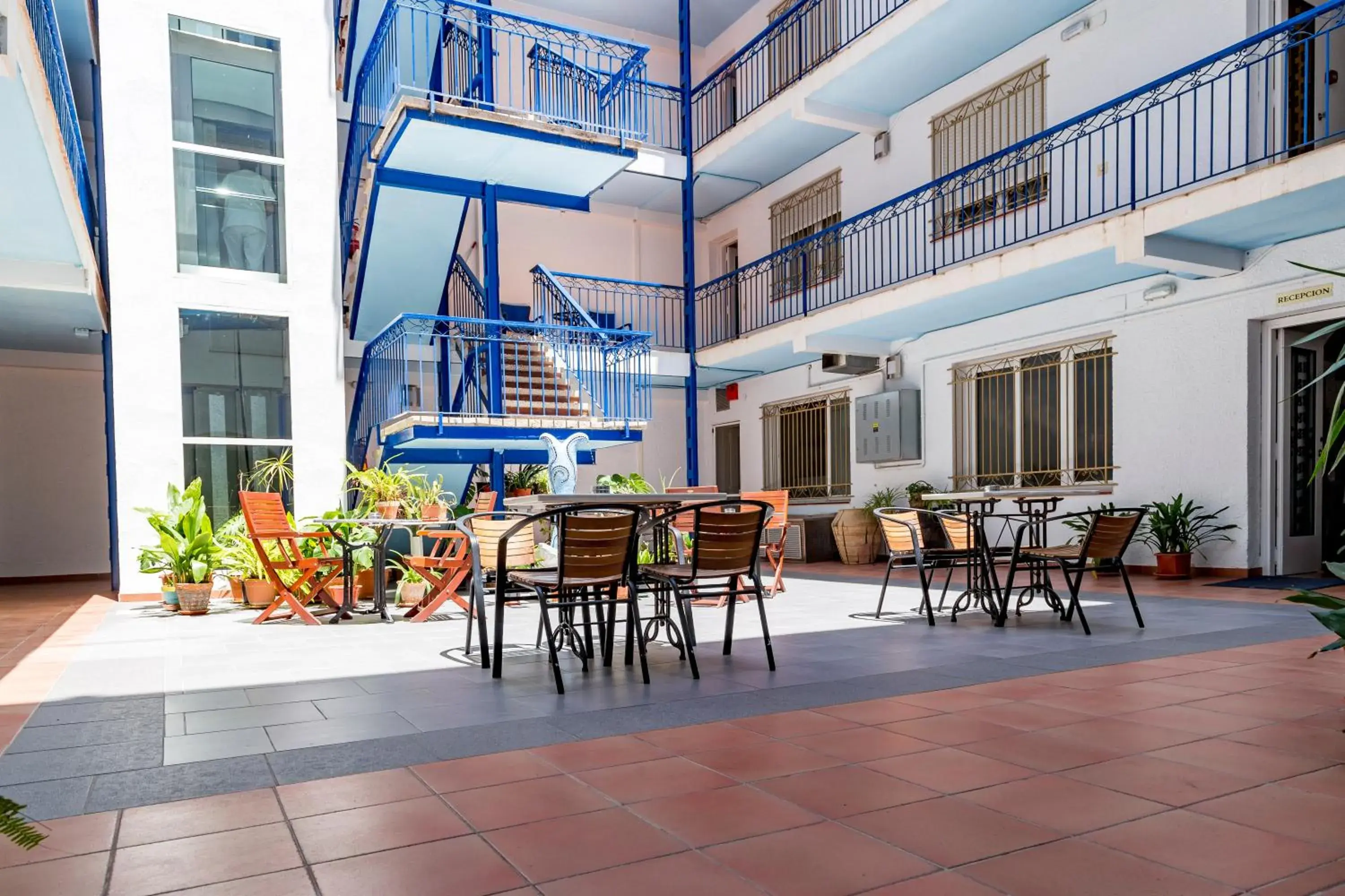 Patio in Hotel Blasón Junior