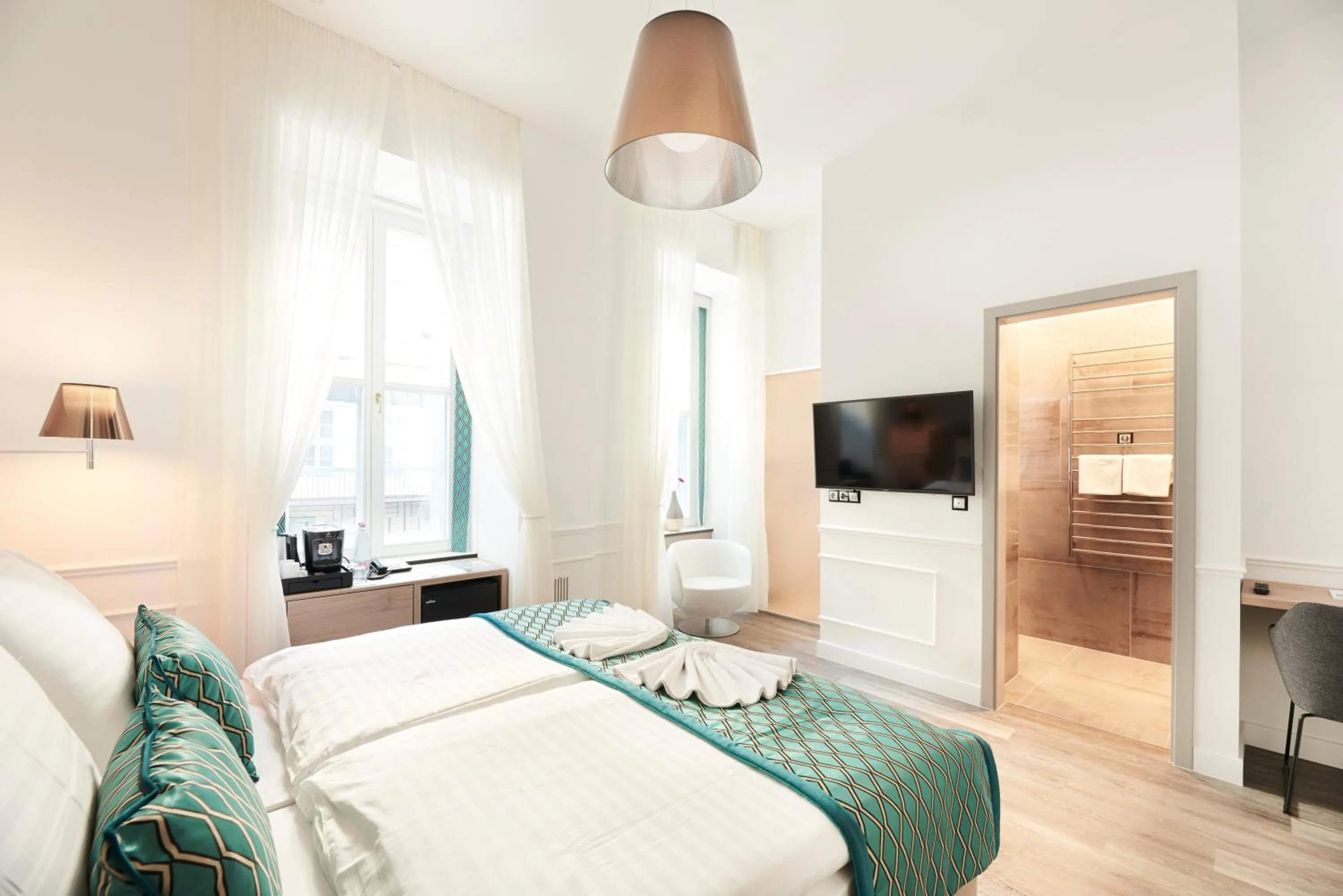 TV and multimedia, Bed in Boutique Residence Budapest