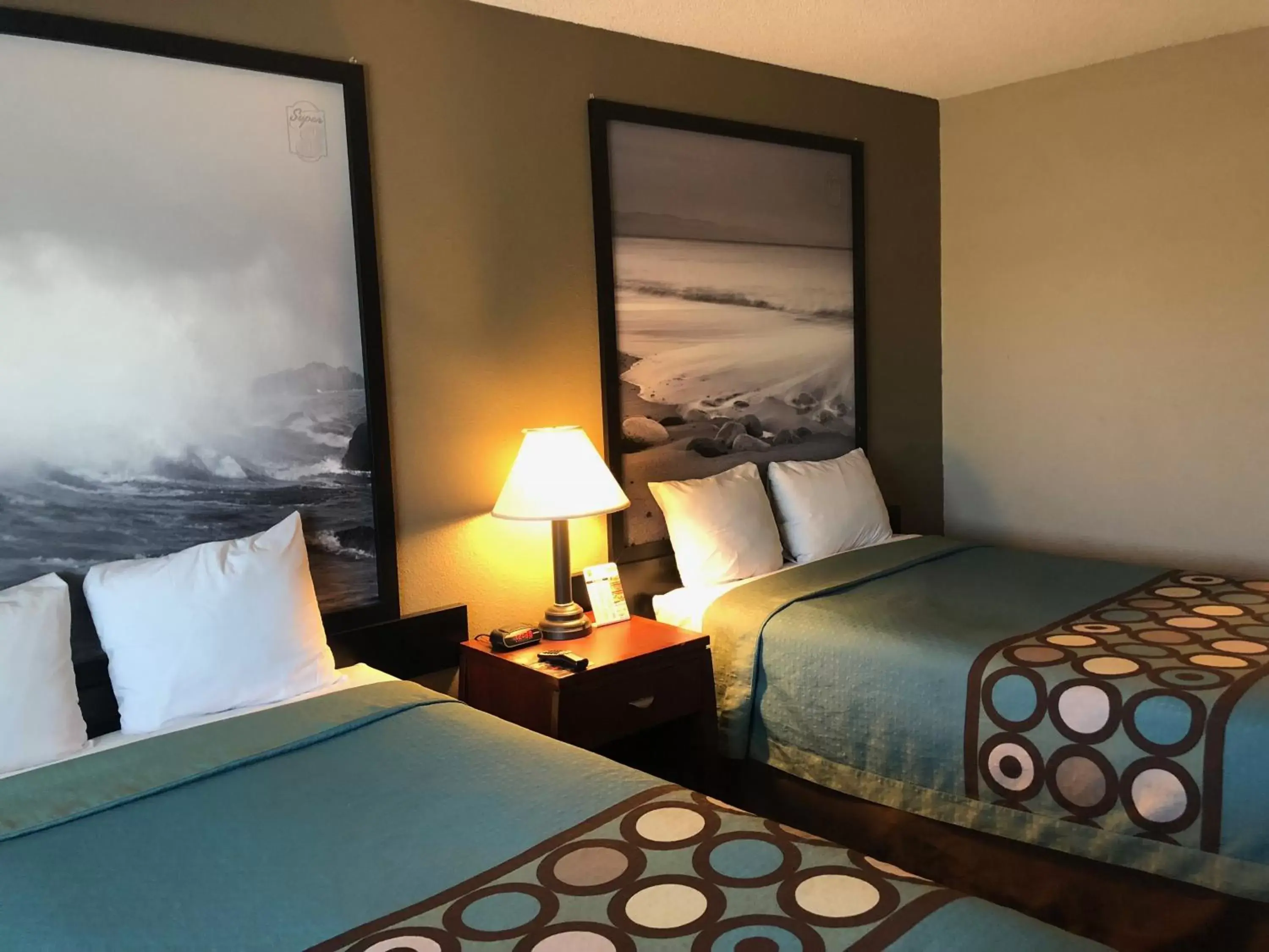 Bed in Super 8 by Wyndham Sacramento