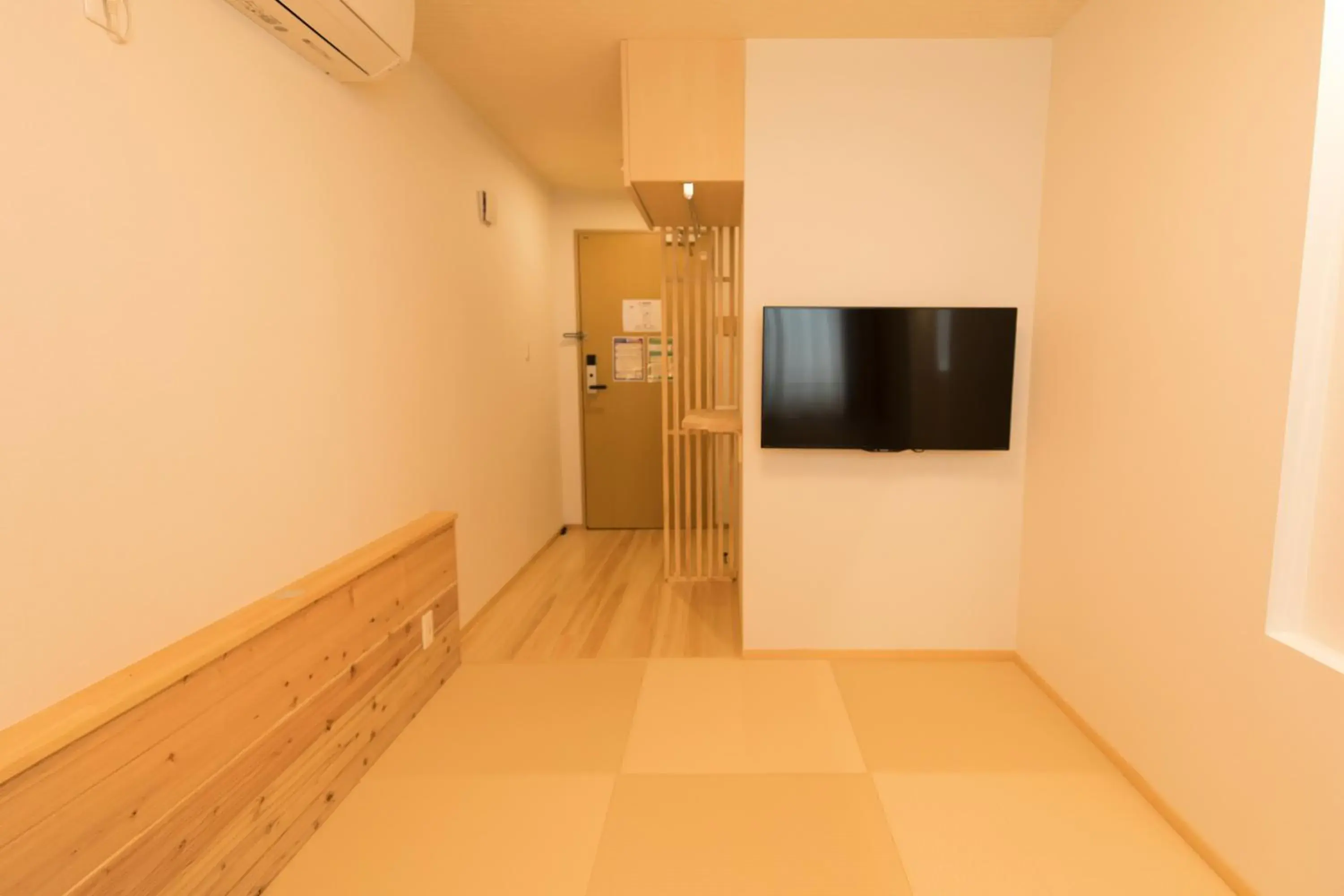 TV and multimedia, TV/Entertainment Center in Onya Tachibana