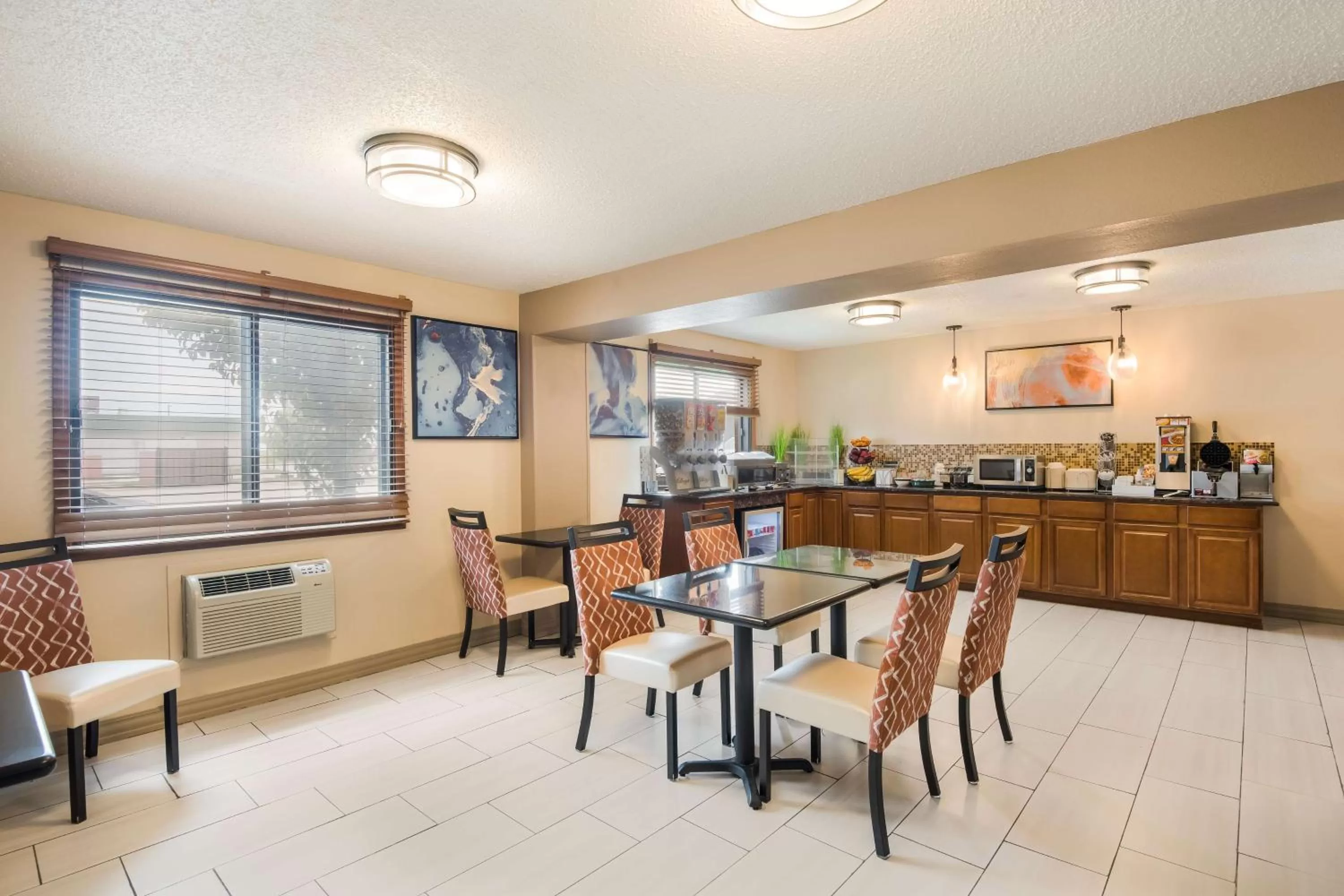 Breakfast in Best Western Mount Pleasant Inn