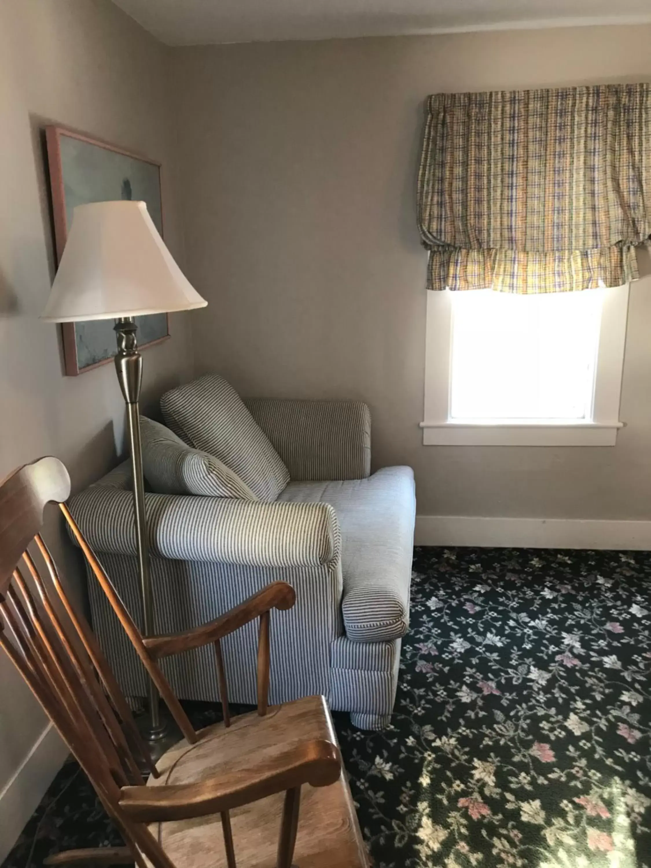 Queen Room with Garden View in Maple Hill Farm Bed & Breakfast Queen Room with Garden View in Maple Hill Farm Bed & Breakfast