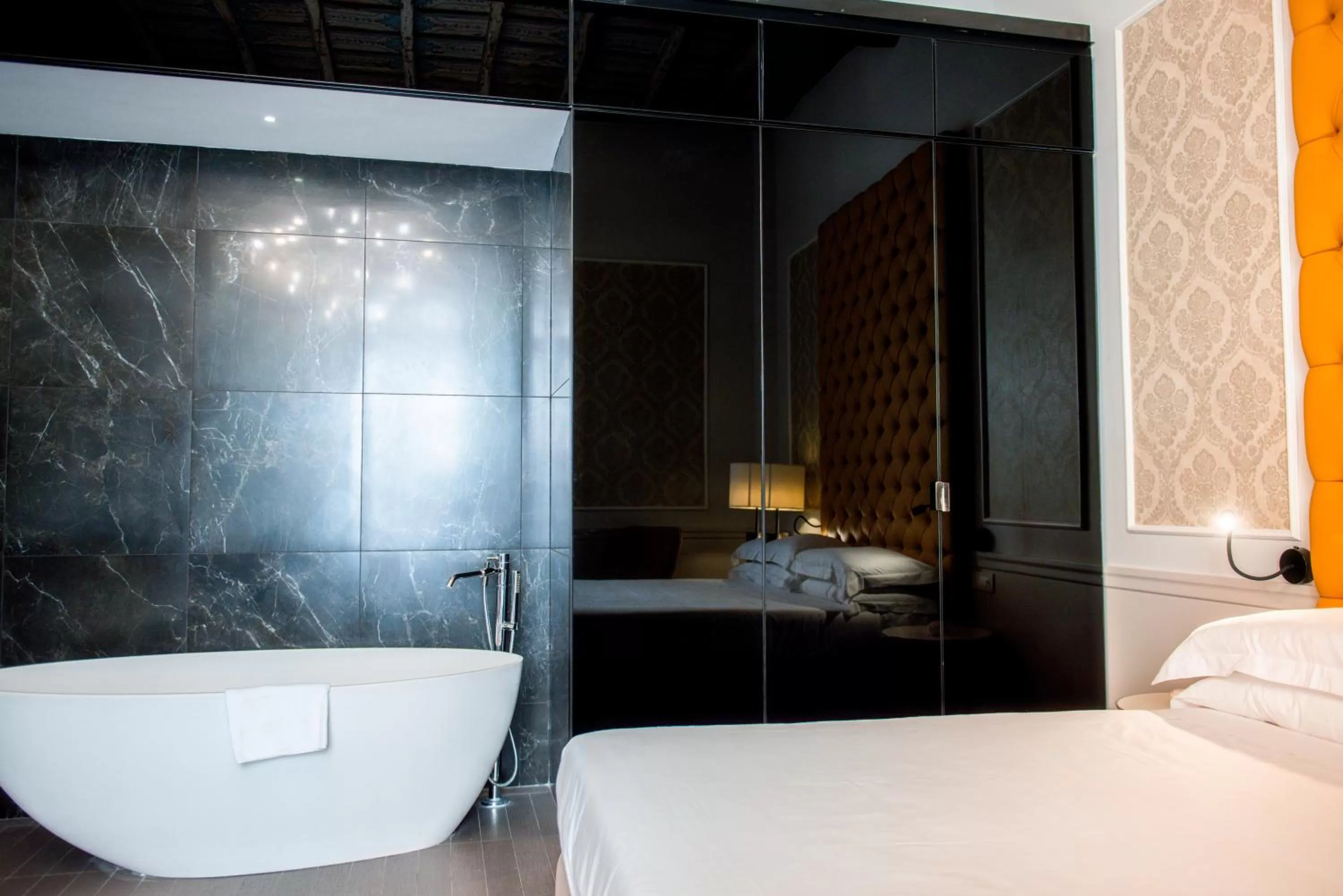 Area and facilities, Bed in Boutique Centrale Palace Hotel