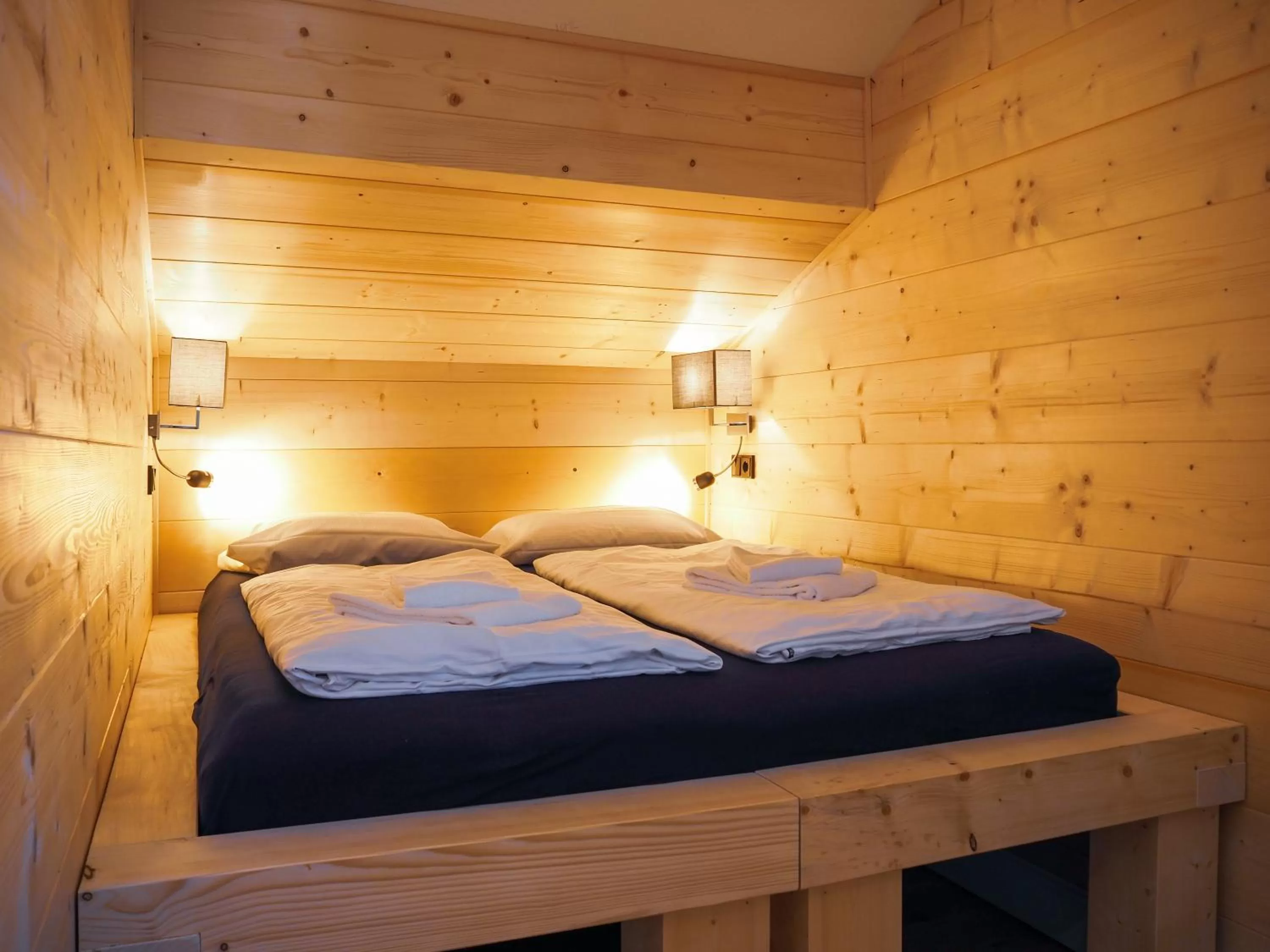 Photo of the whole room, Bed in Sauna & Whirlpool - ALPENLIEBE APARTments