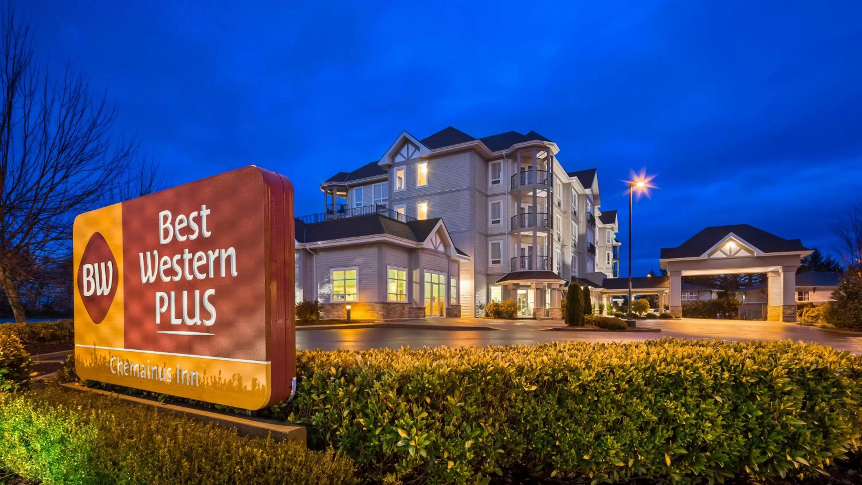 Property building in Best Western PLUS Chemainus Inn