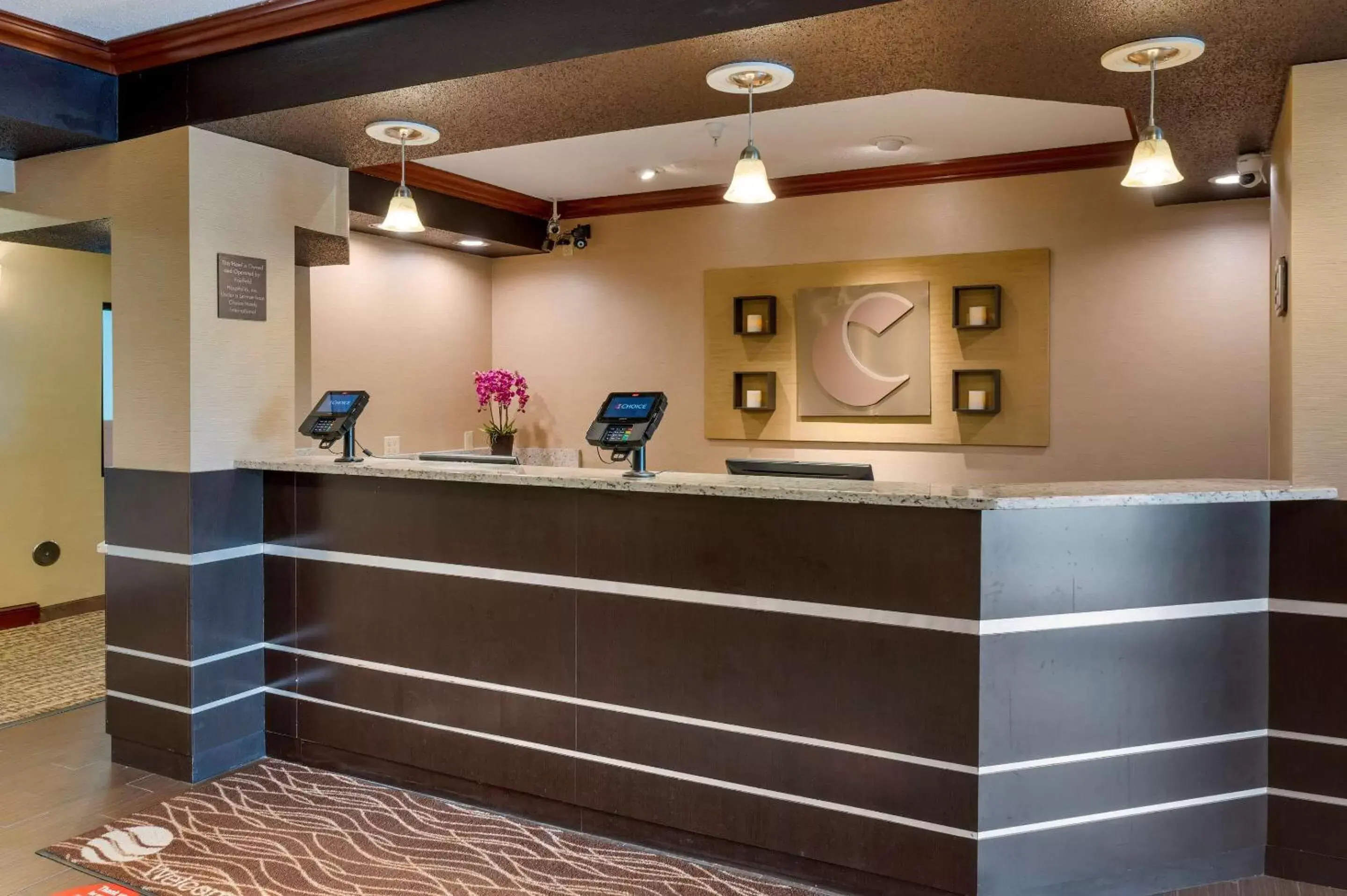 Lobby or reception in Comfort Inn Lobby or reception in Comfort Inn