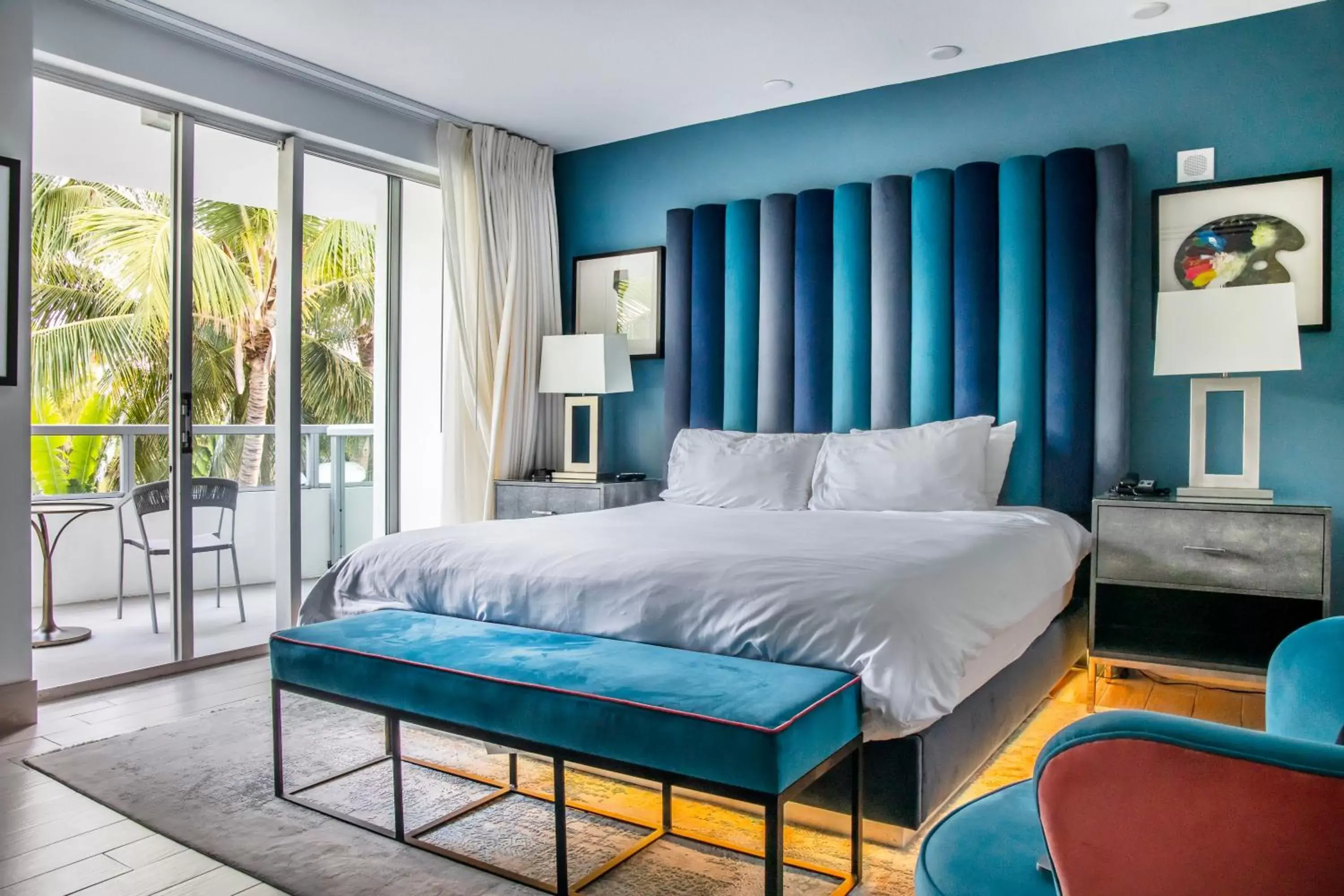 Bed in The Sagamore Hotel South Beach
