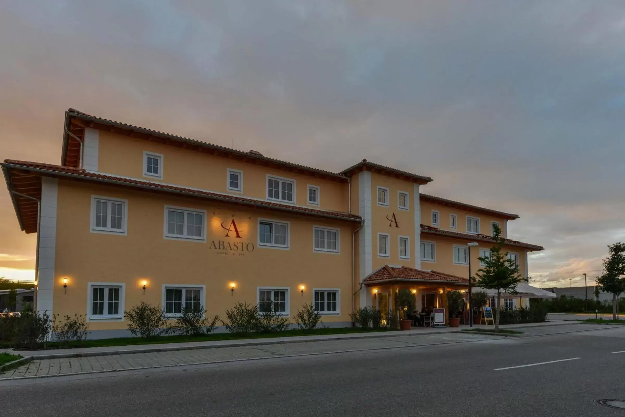 Facade/entrance, Property Building in Abasto Hotel & Spa Maisach