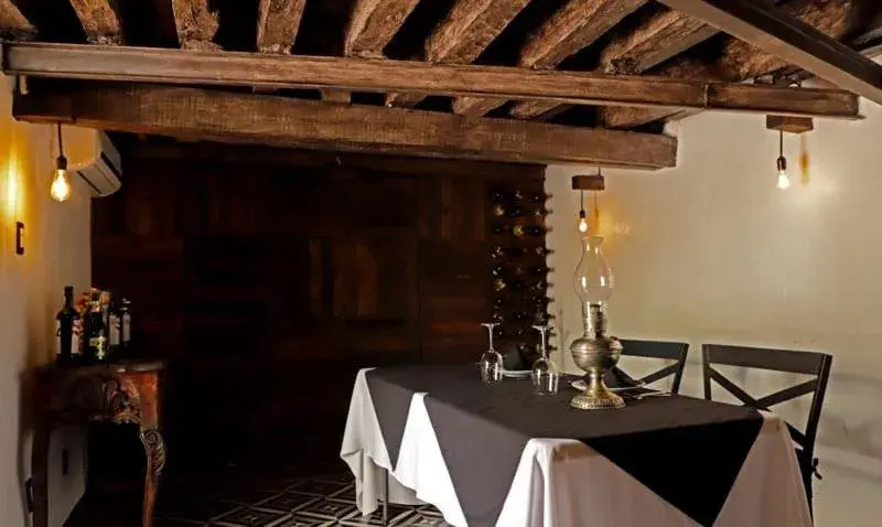 Area and facilities, Restaurant/Places to Eat in Meson De La Merced Hotel & Suites