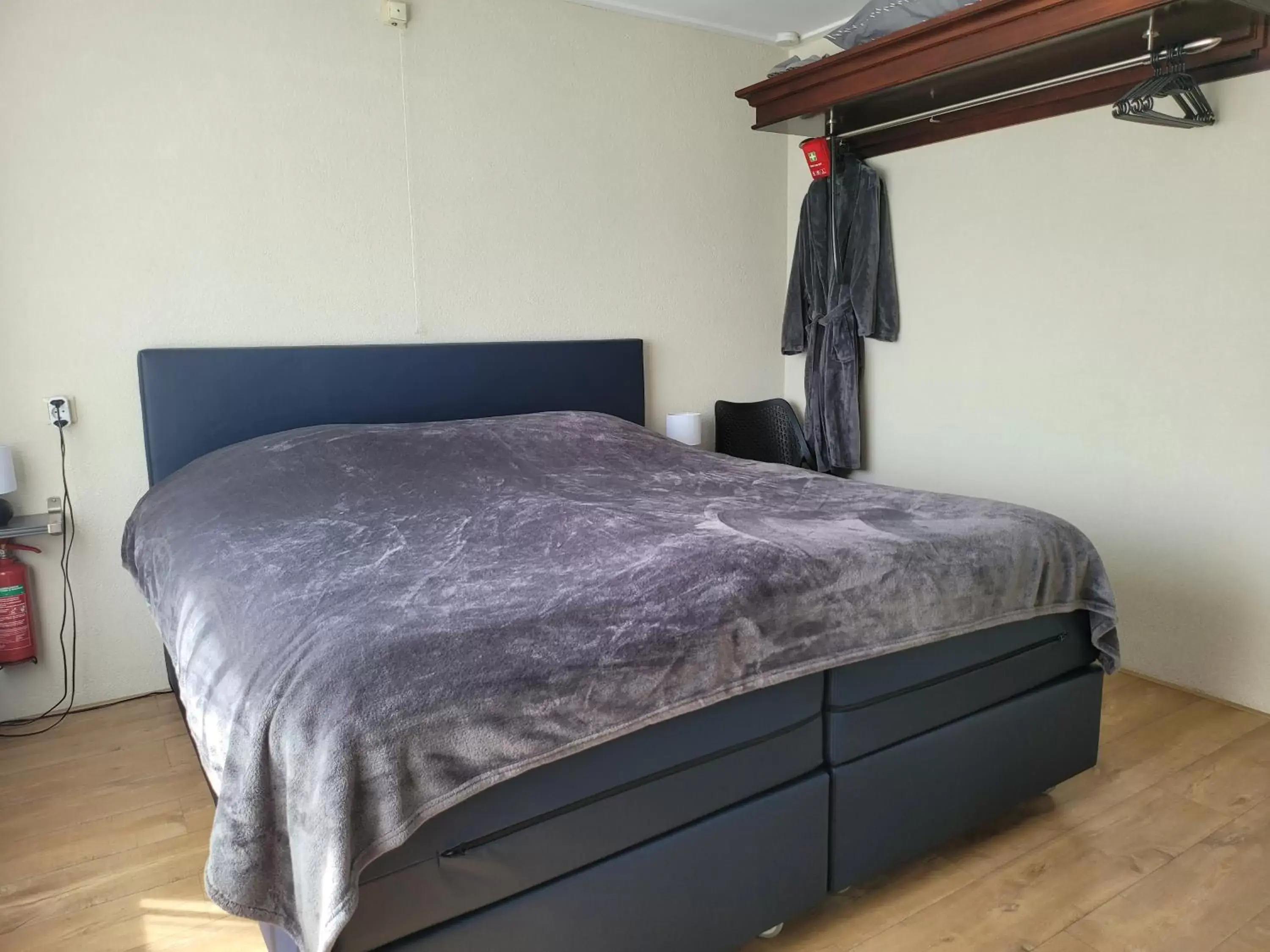 Property building, Bed in Bed & Budget123