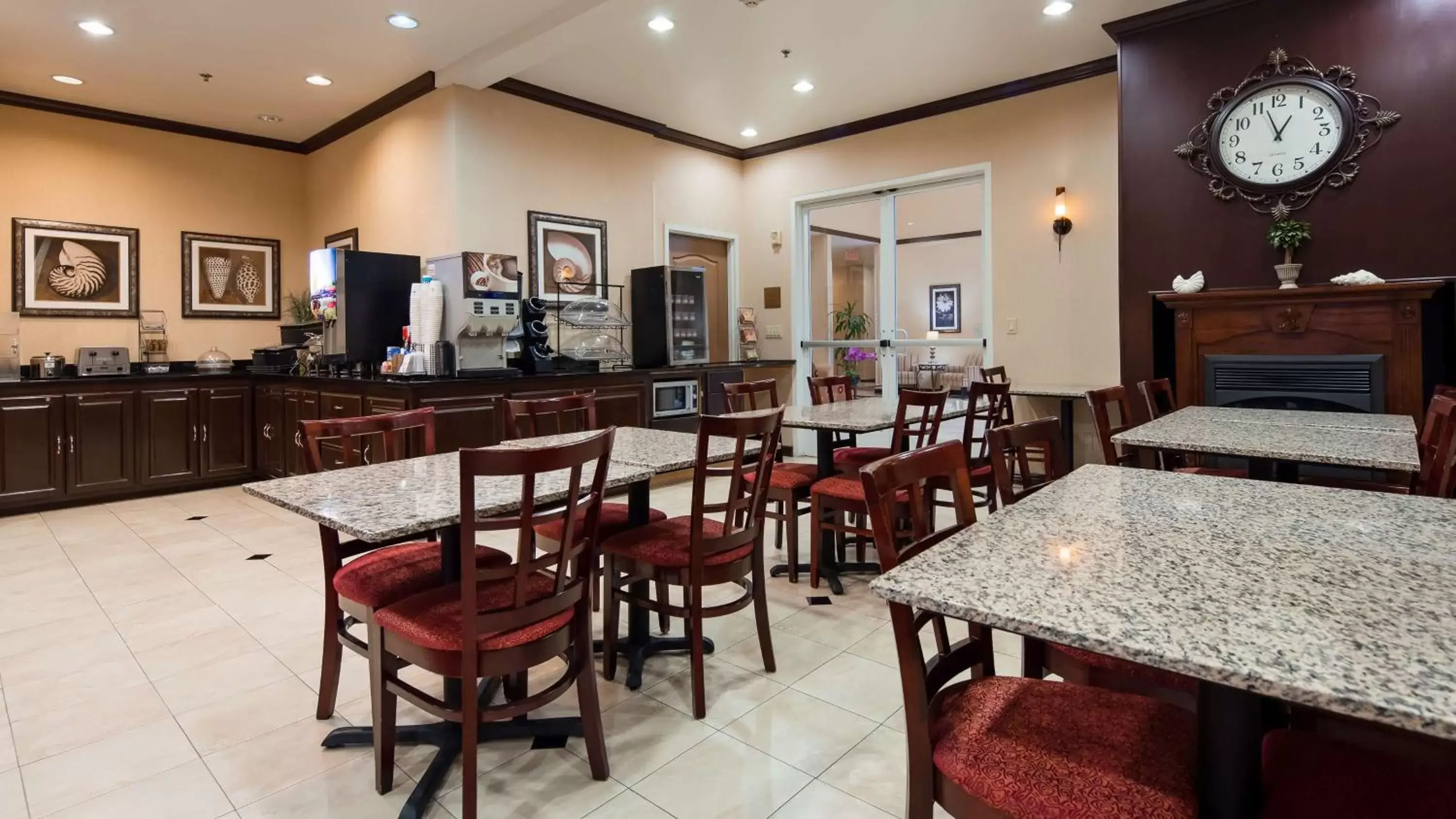 Restaurant/Places to Eat in Best Western Route 66 Glendora Inn