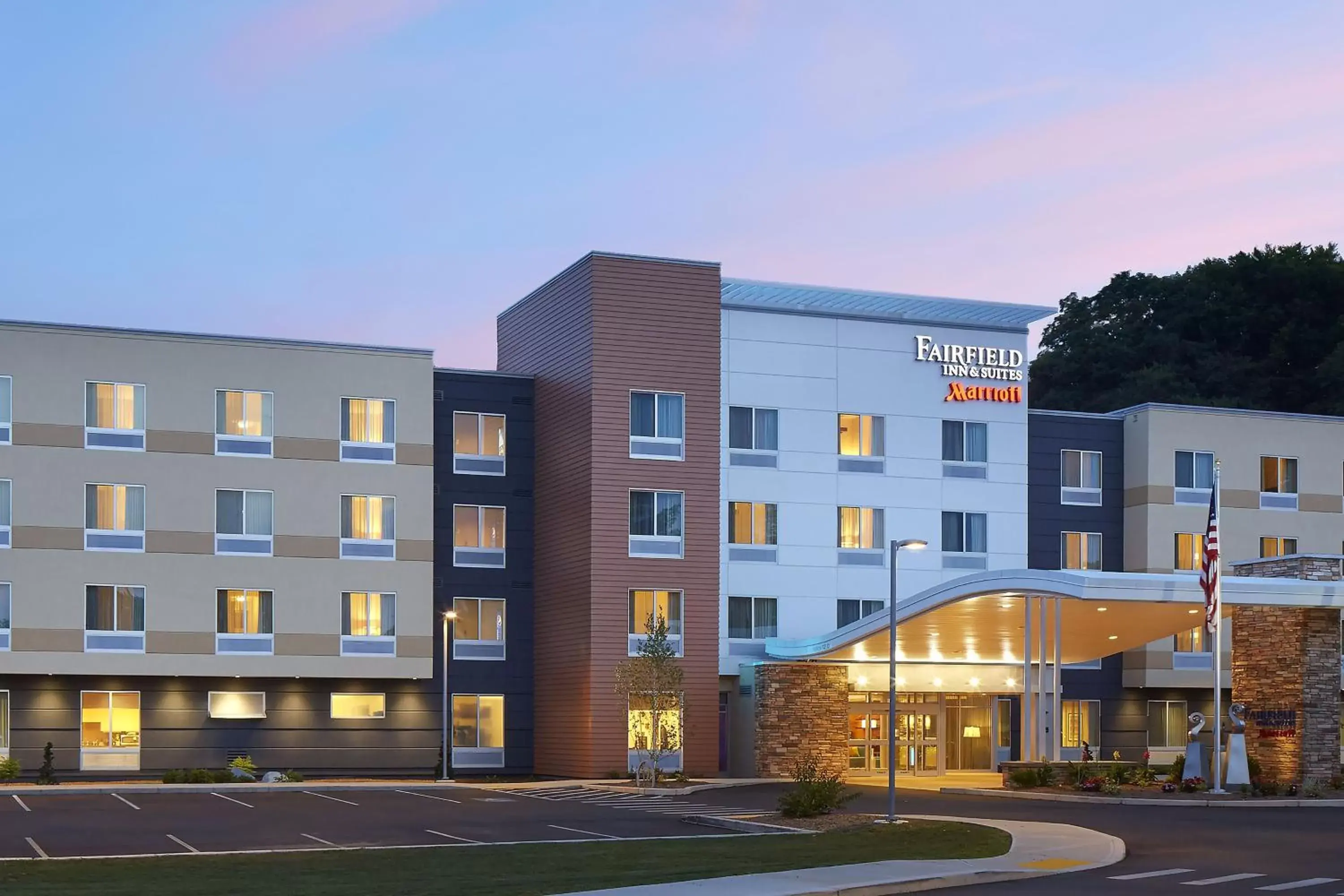 Property Building in Fairfield Inn & Suites by Marriott Springfield Northampton/Amherst
