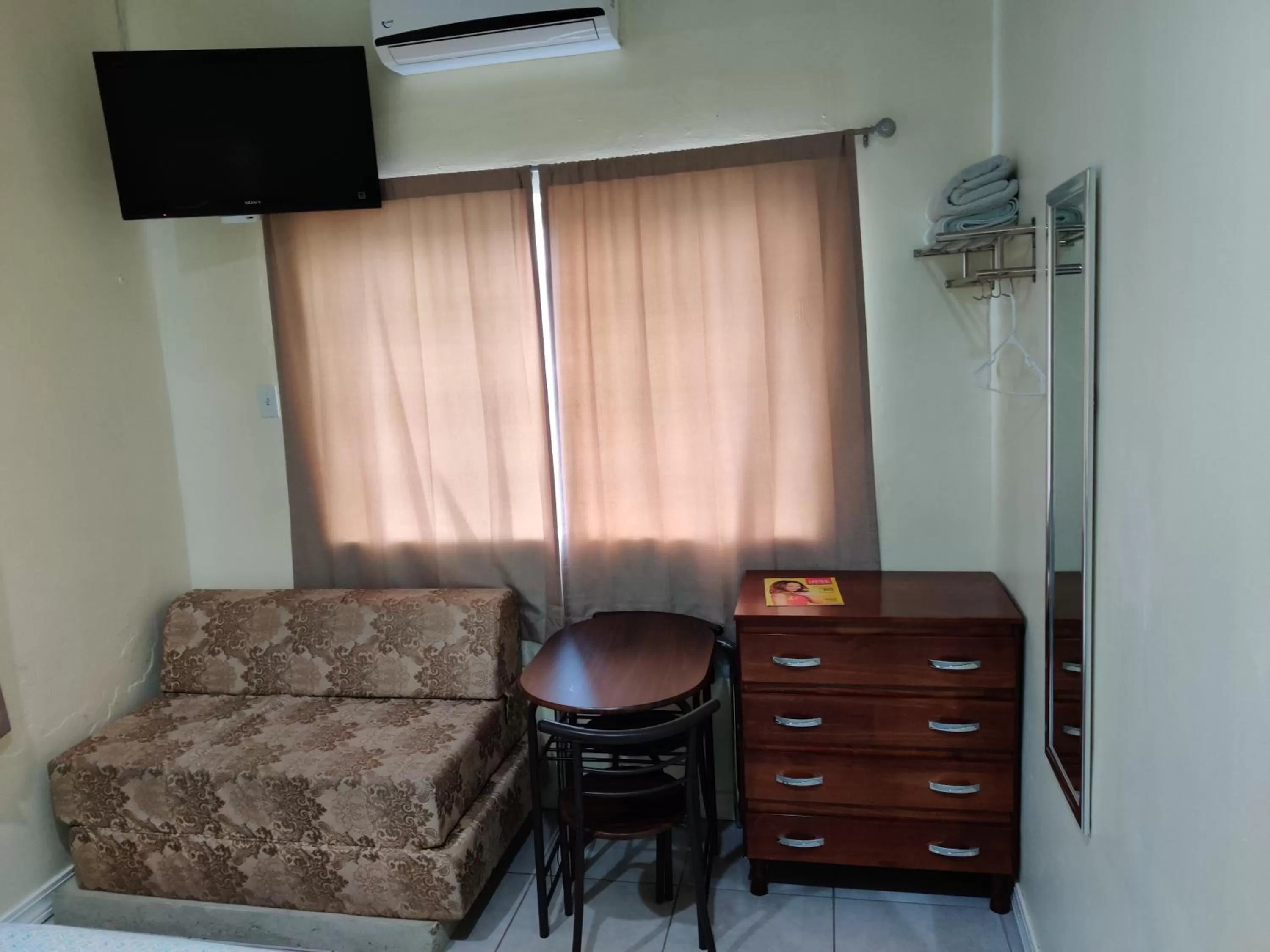 TV and multimedia in Woodbrook on the Avenue