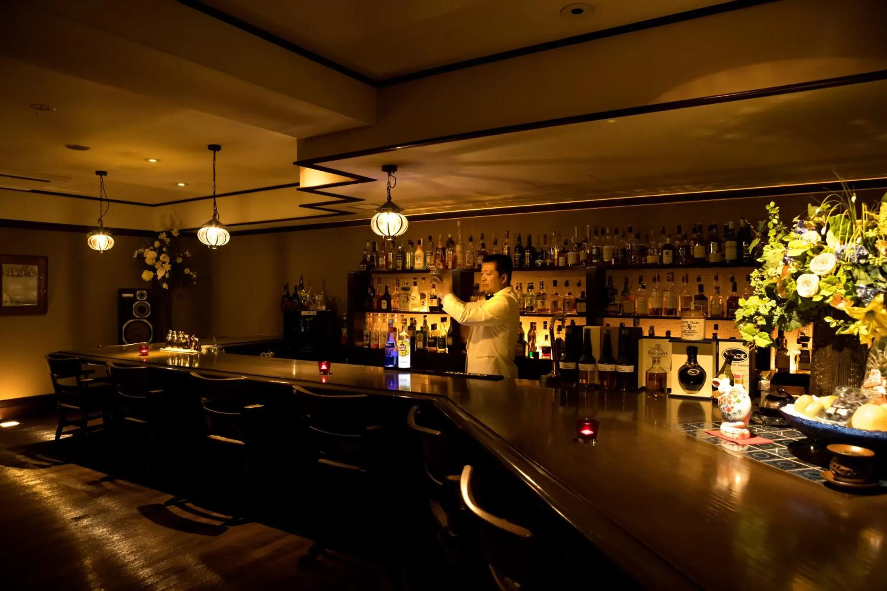 Staff, Lounge/Bar in Hamilton Ureshino