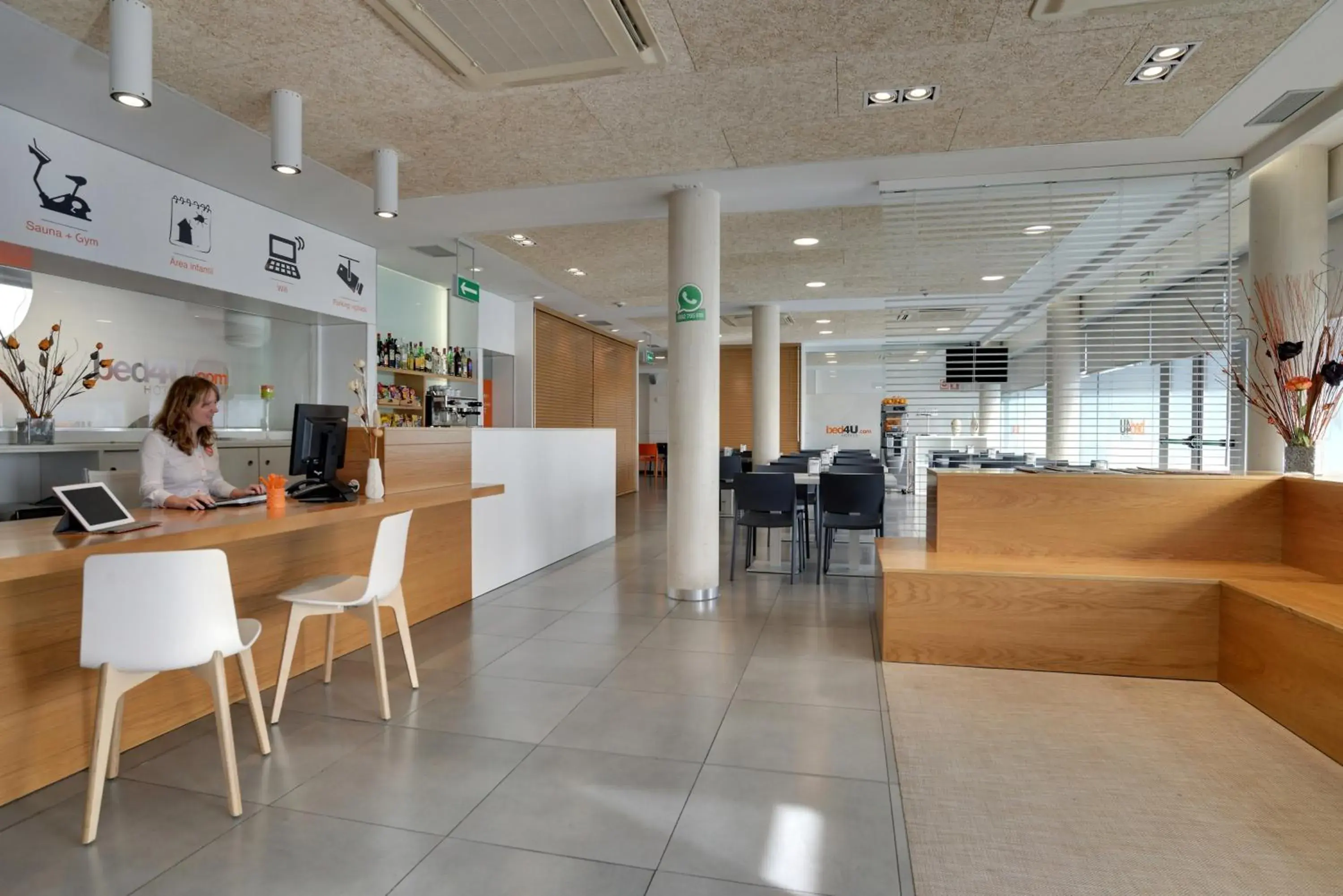 Lobby or reception in Hotel Bed4U Pamplona