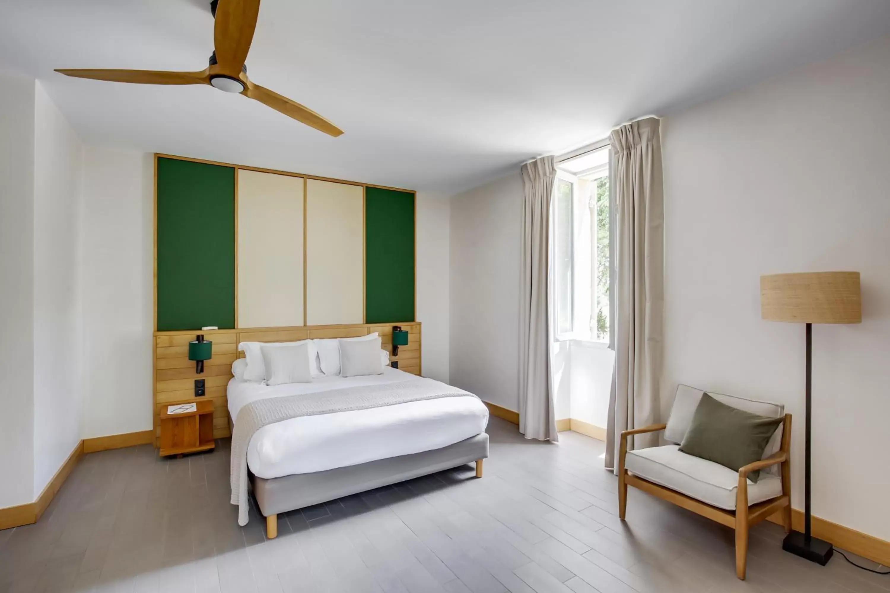 Bedroom in Le logis de Valandraud