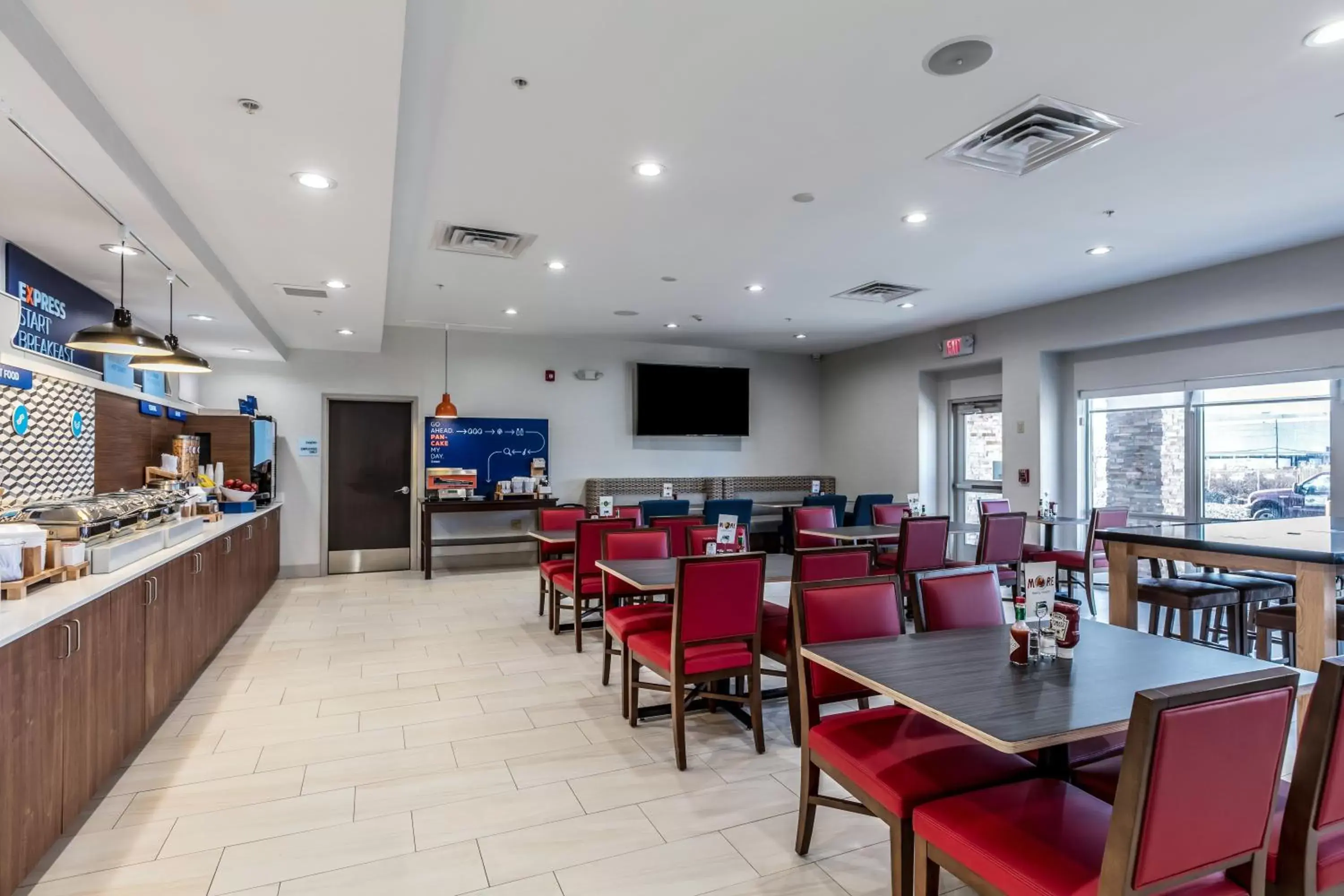 Breakfast, Restaurant/Places to Eat in Holiday Inn Express & Suites Jersey City North - Hoboken, an IHG Hotel