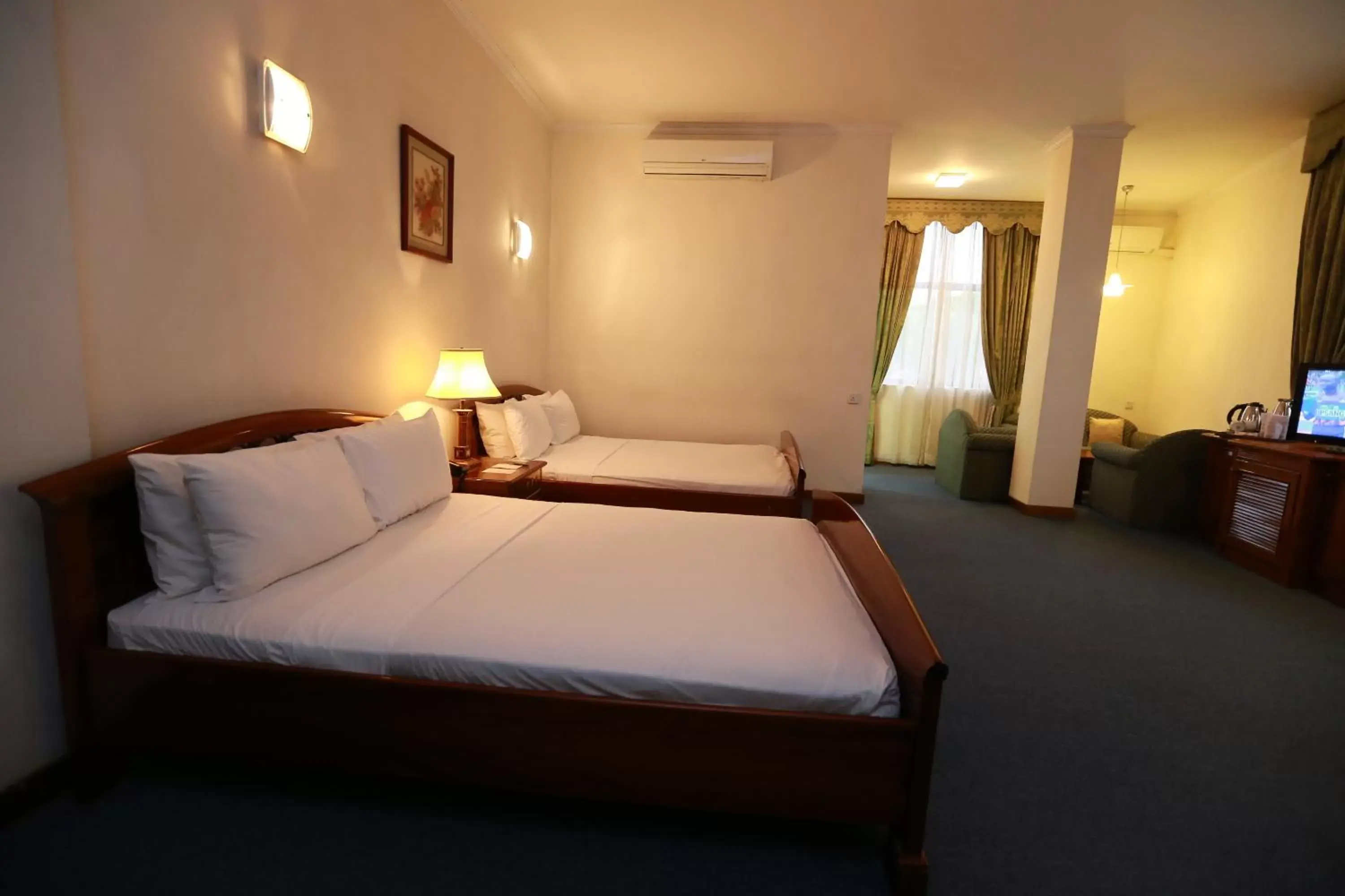 Bedroom, Bed in Hotel Sapphire