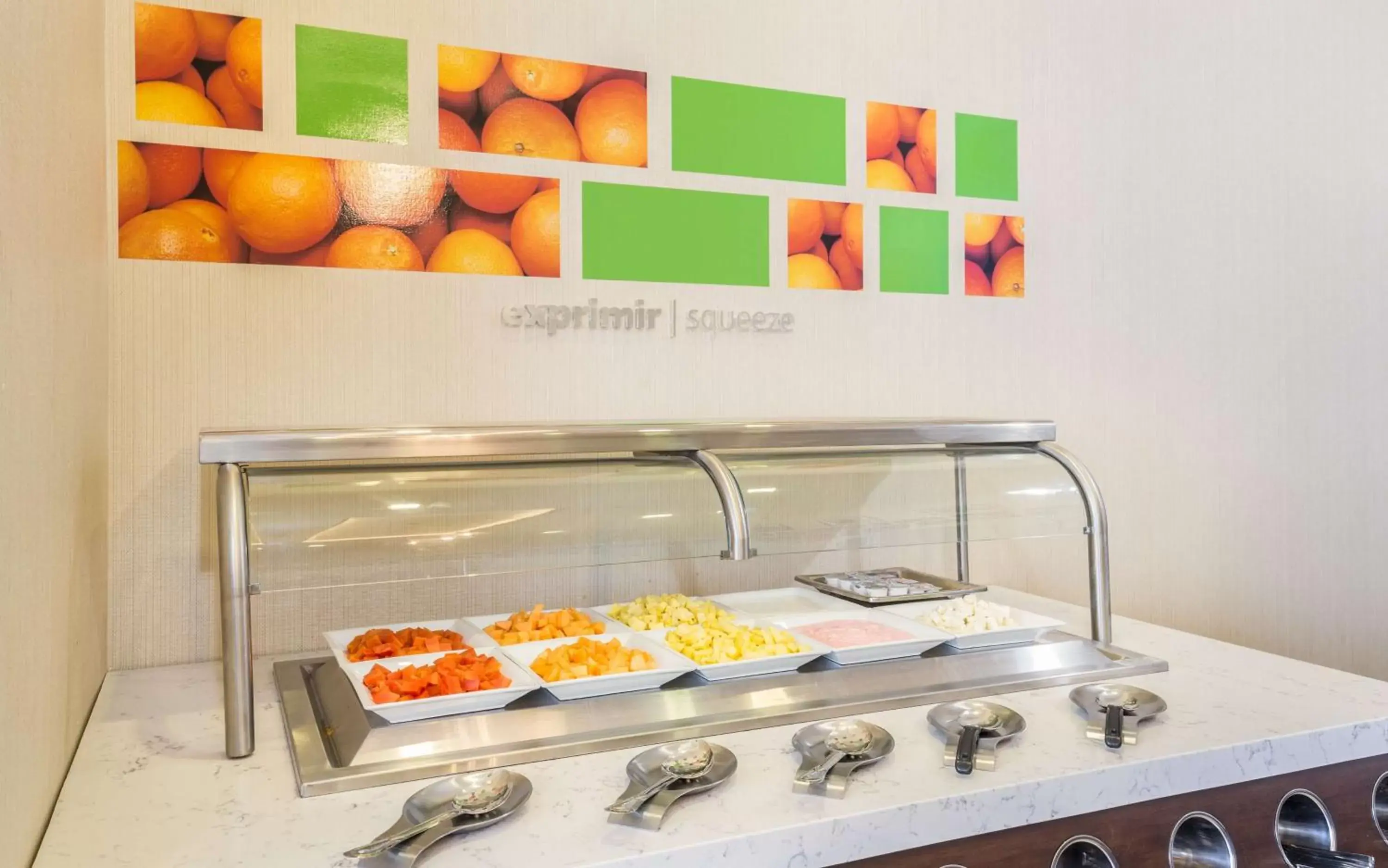 Buffet breakfast in Hampton Inn By Hilton Tijuana Buffet breakfast in Hampton Inn By Hilton Tijuana