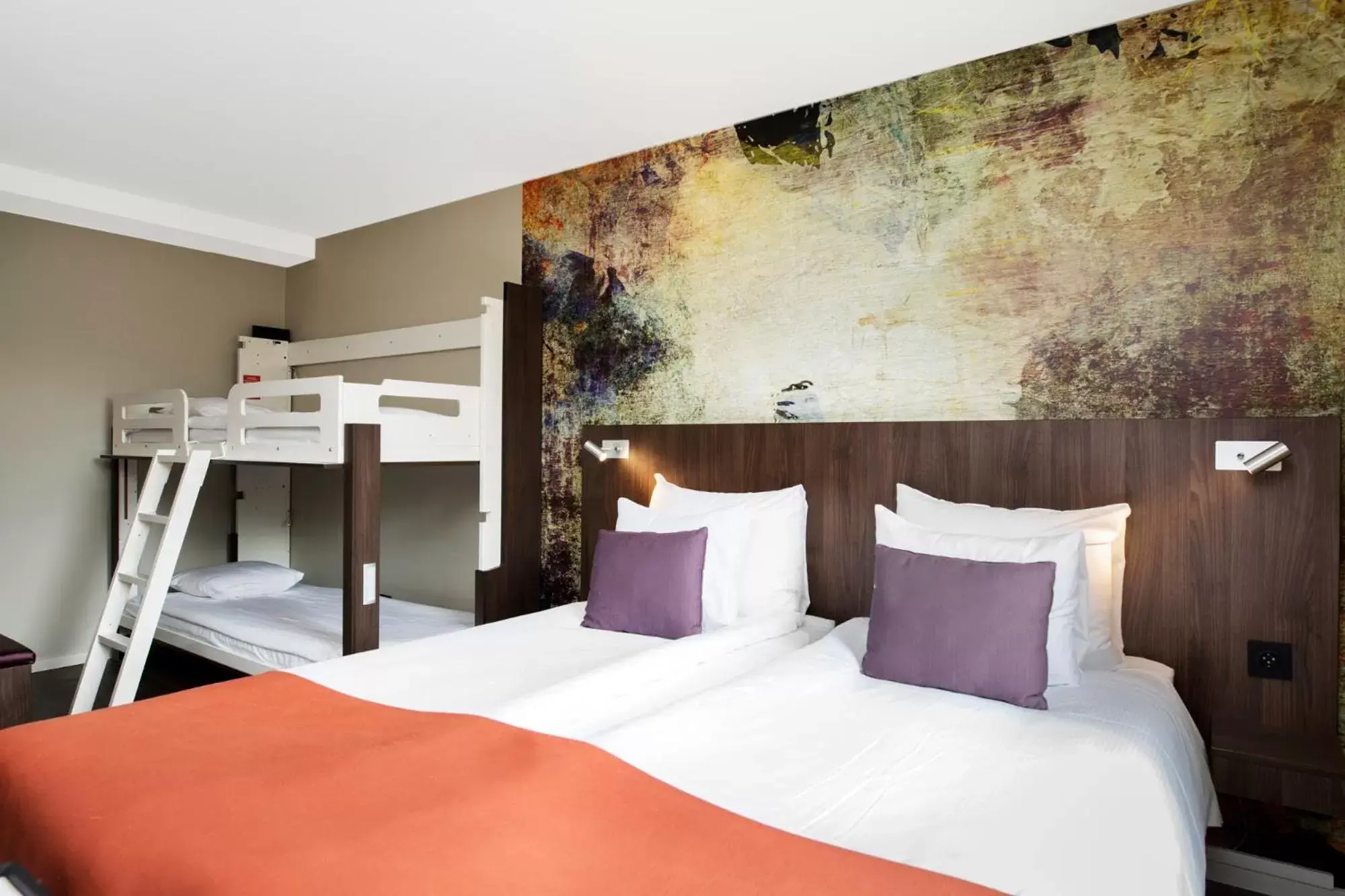 Bedroom in ProfilHotels Savoy