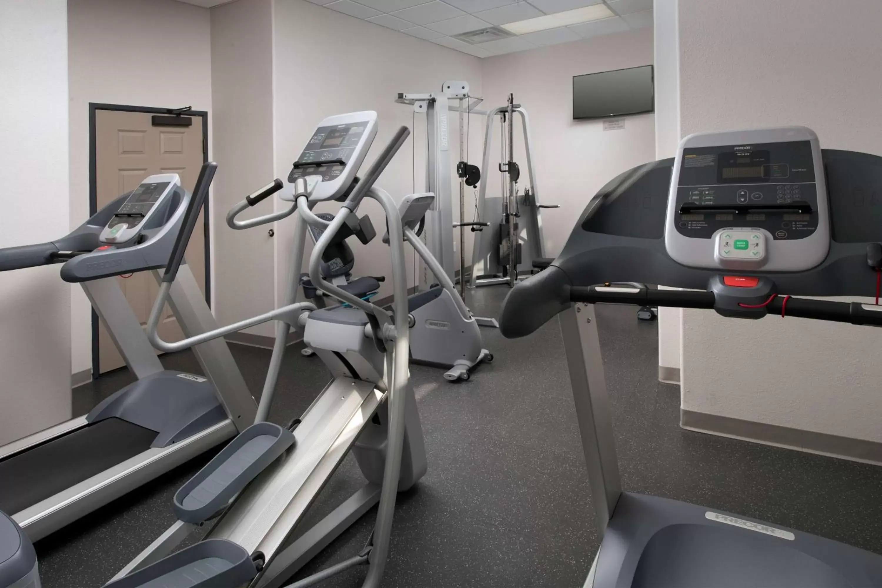 Activities, Fitness Center/Facilities in Country Inn & Suites by Radisson, Houston Intercontinental Airport East, TX