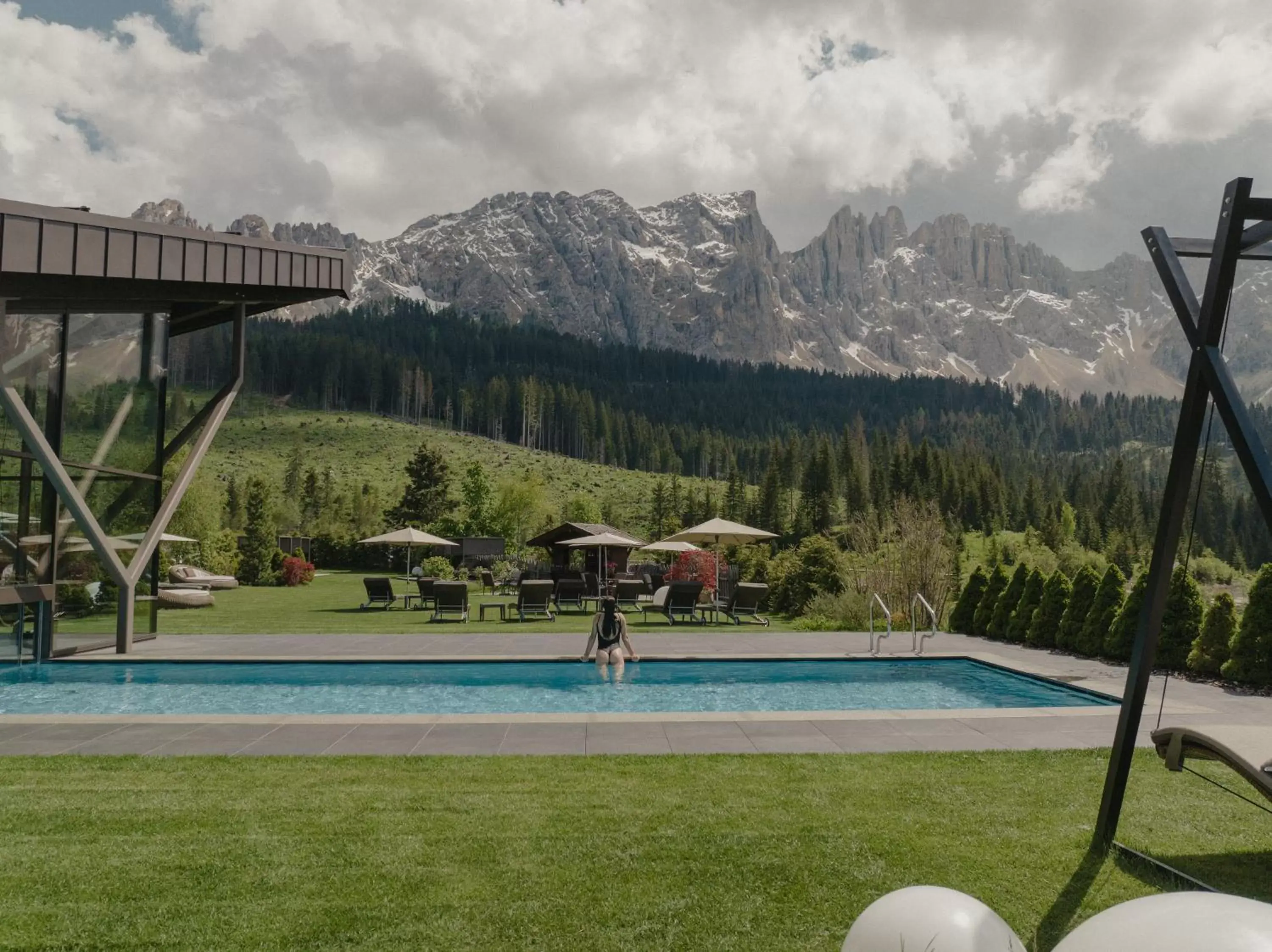 Swimming Pool in Hotel Alpenrose
