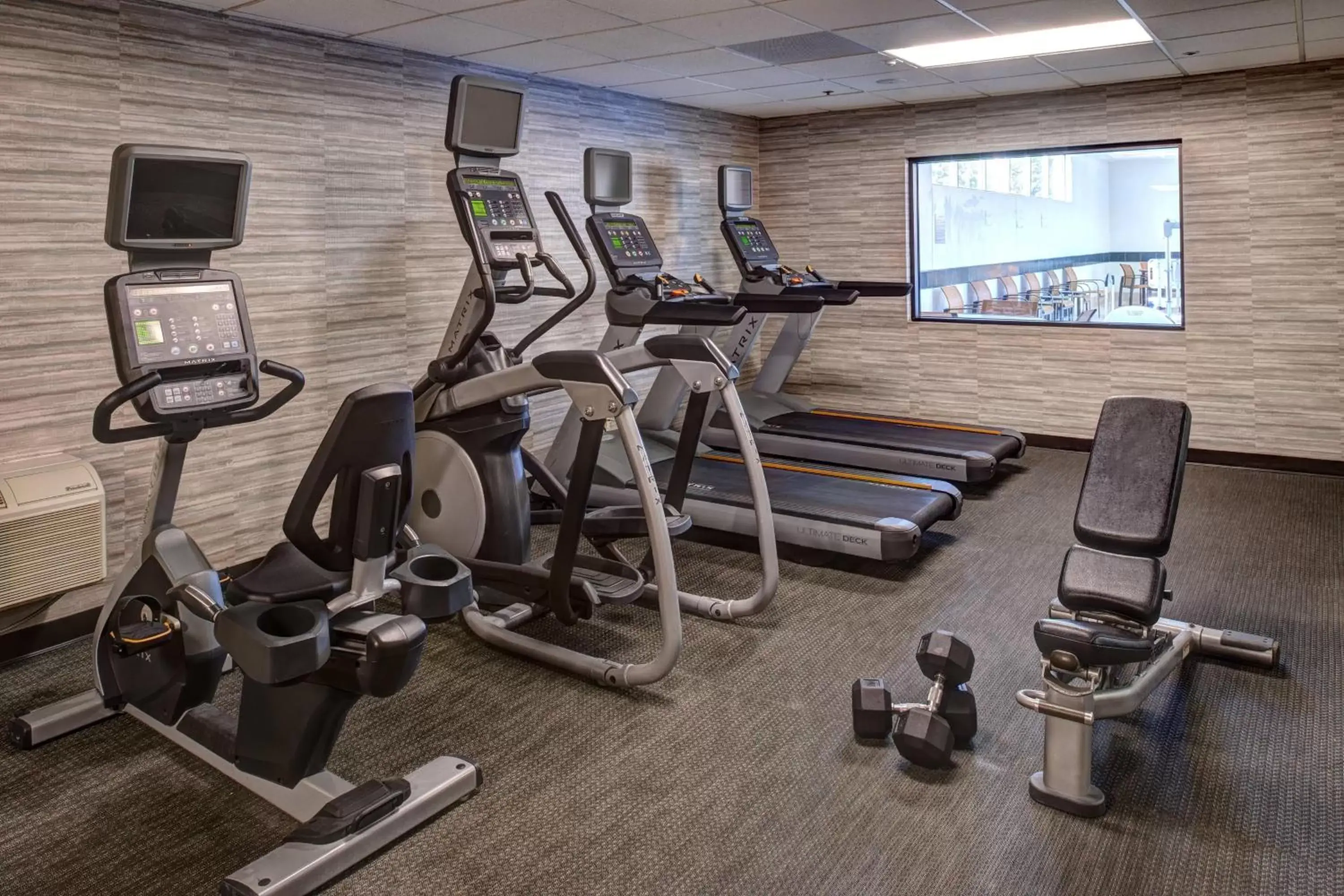 Fitness centre/facilities, Fitness Center/Facilities in Courtyard Des Moines West/Clive