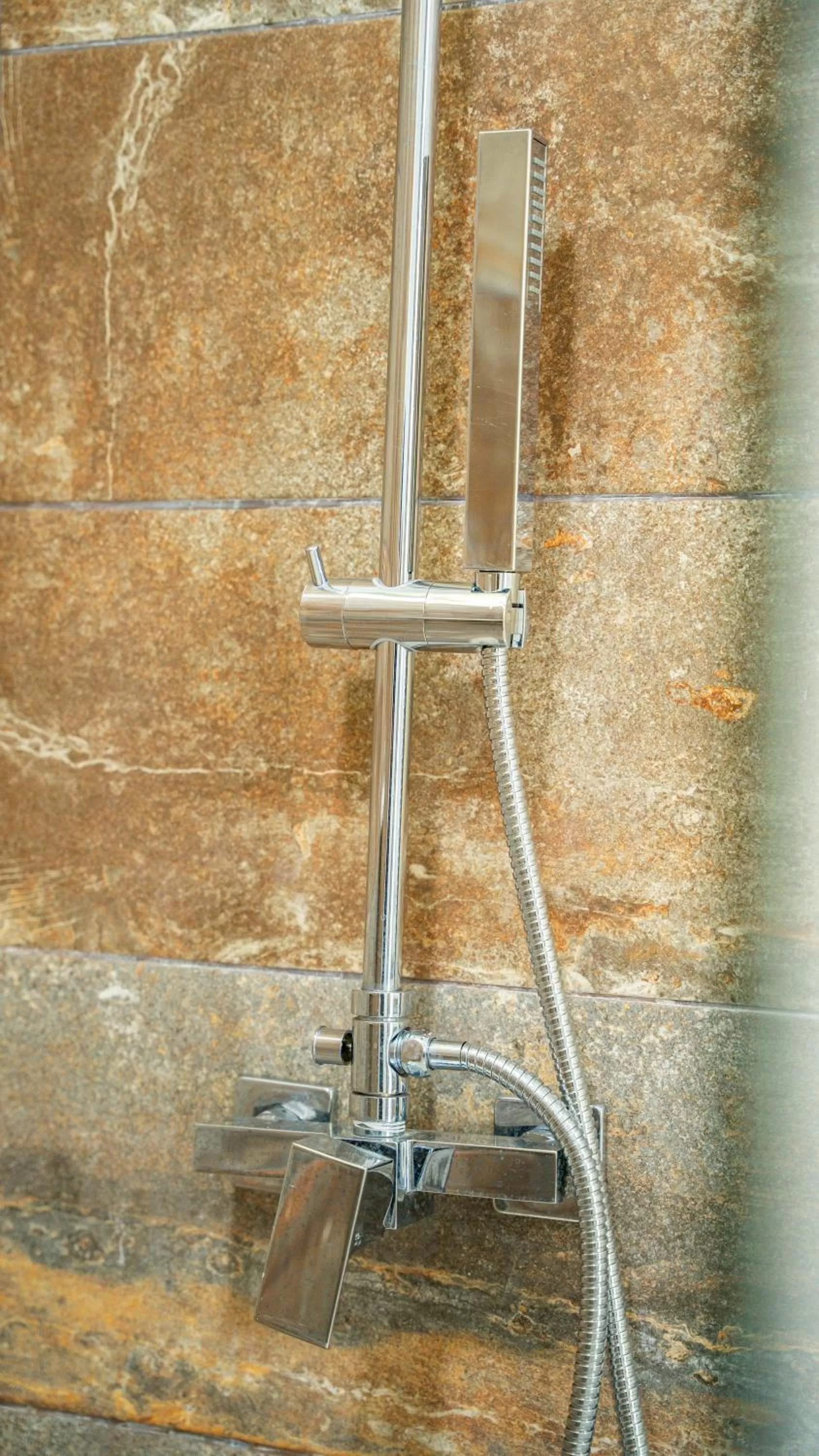 Shower in Hotel Palo Grande CF Pereira
