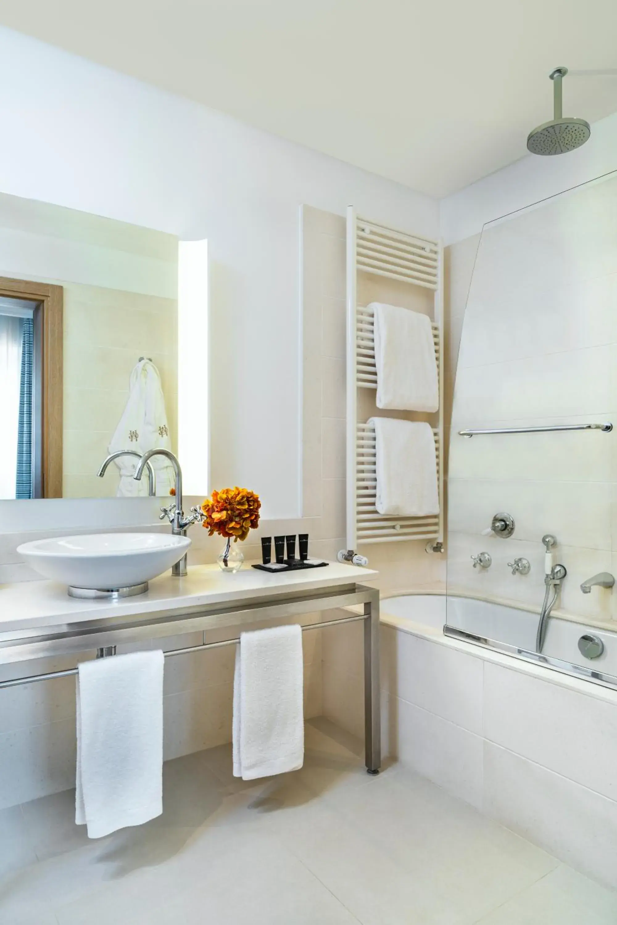 Family Double or Twin Room in Grand Hotel Alassio Beach & Spa Resort - The Leading Hotels of the World Family Double or Twin Room in Grand Hotel Alassio Beach & Spa Resort - The Leading Hotels of the World