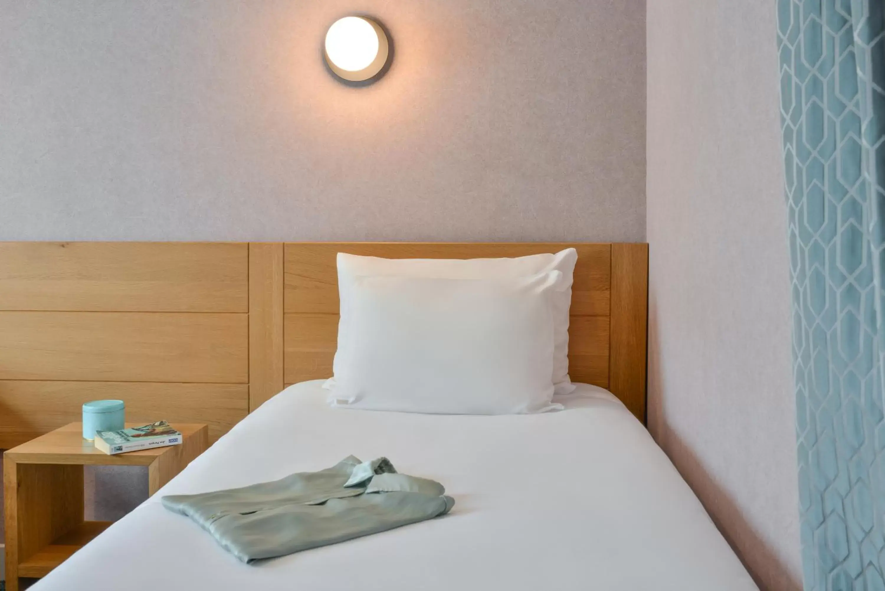 Bed in Sure Hotel by Best Western Centre Beaune