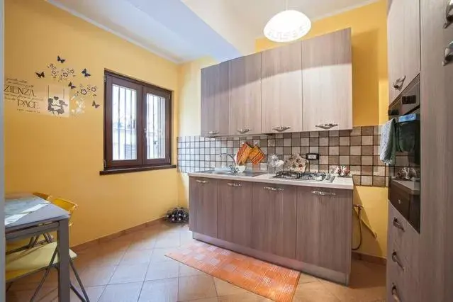 Dining area, Kitchen/Kitchenette in B&B La Rosa dei Venti