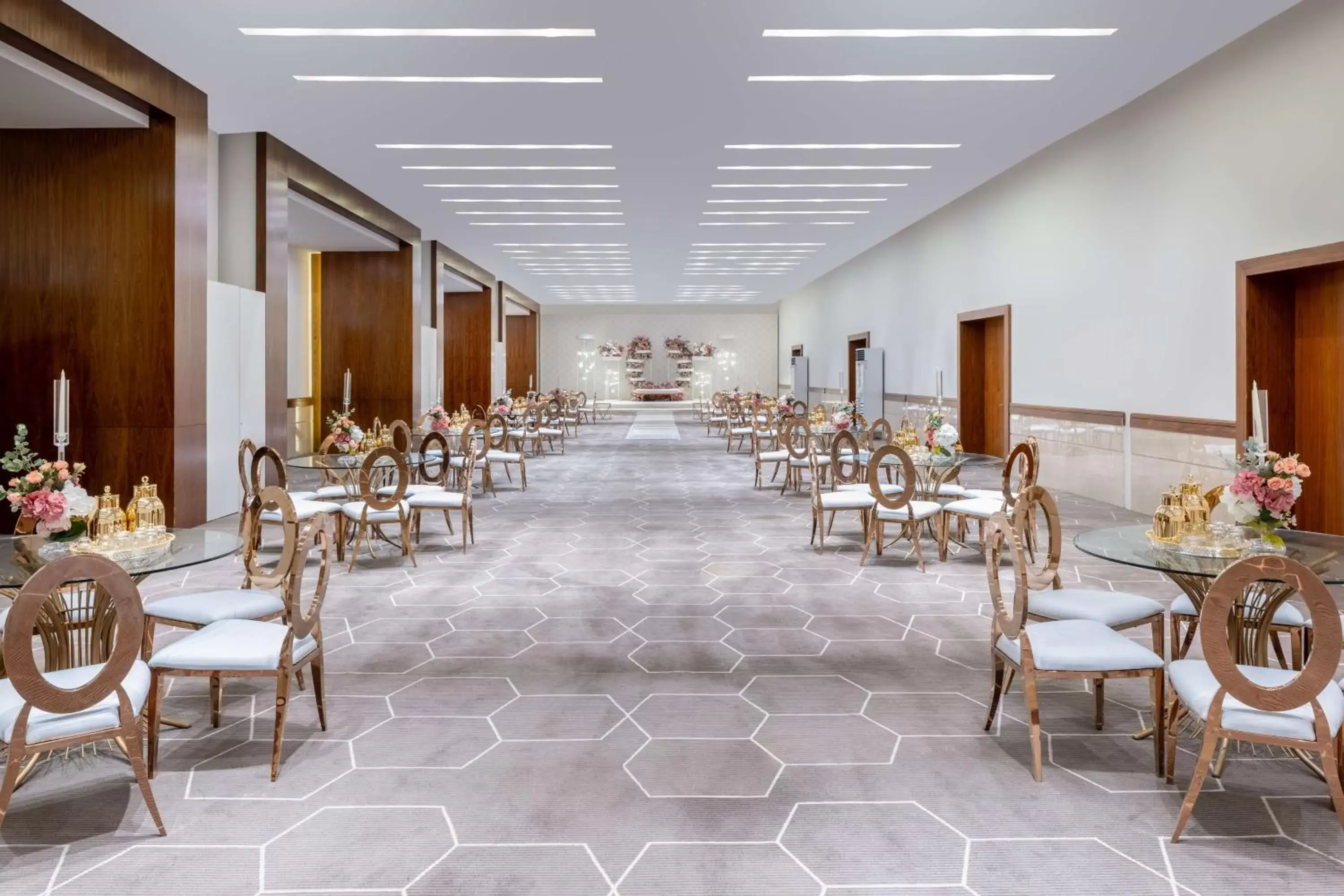 Meeting/conference room, Restaurant/Places to Eat in Alandalus Mall Hotel - Jeddah