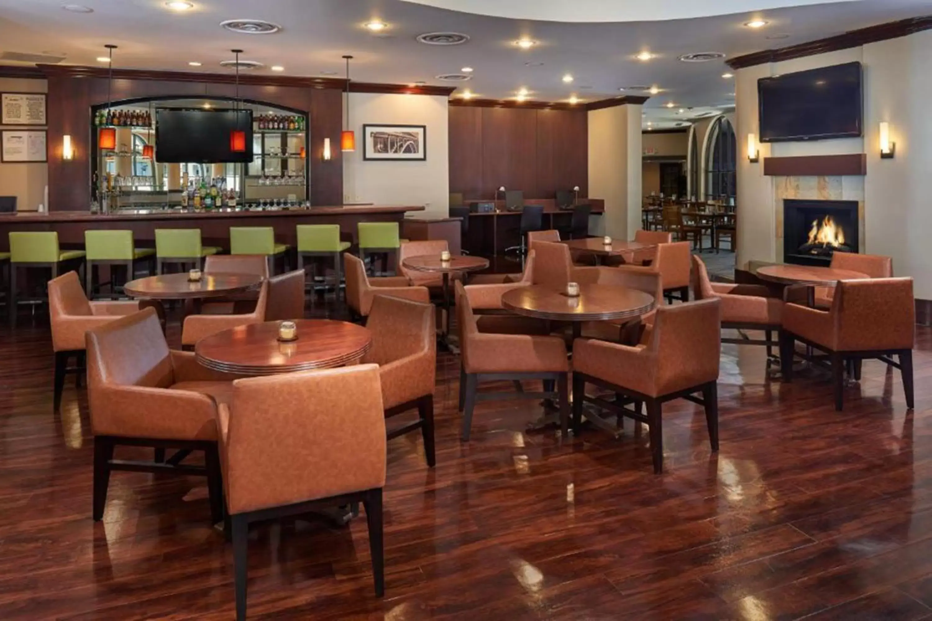 Lounge or bar, Lounge/Bar in Holiday Inn El Paso West – Sunland Park, an IHG Hotel