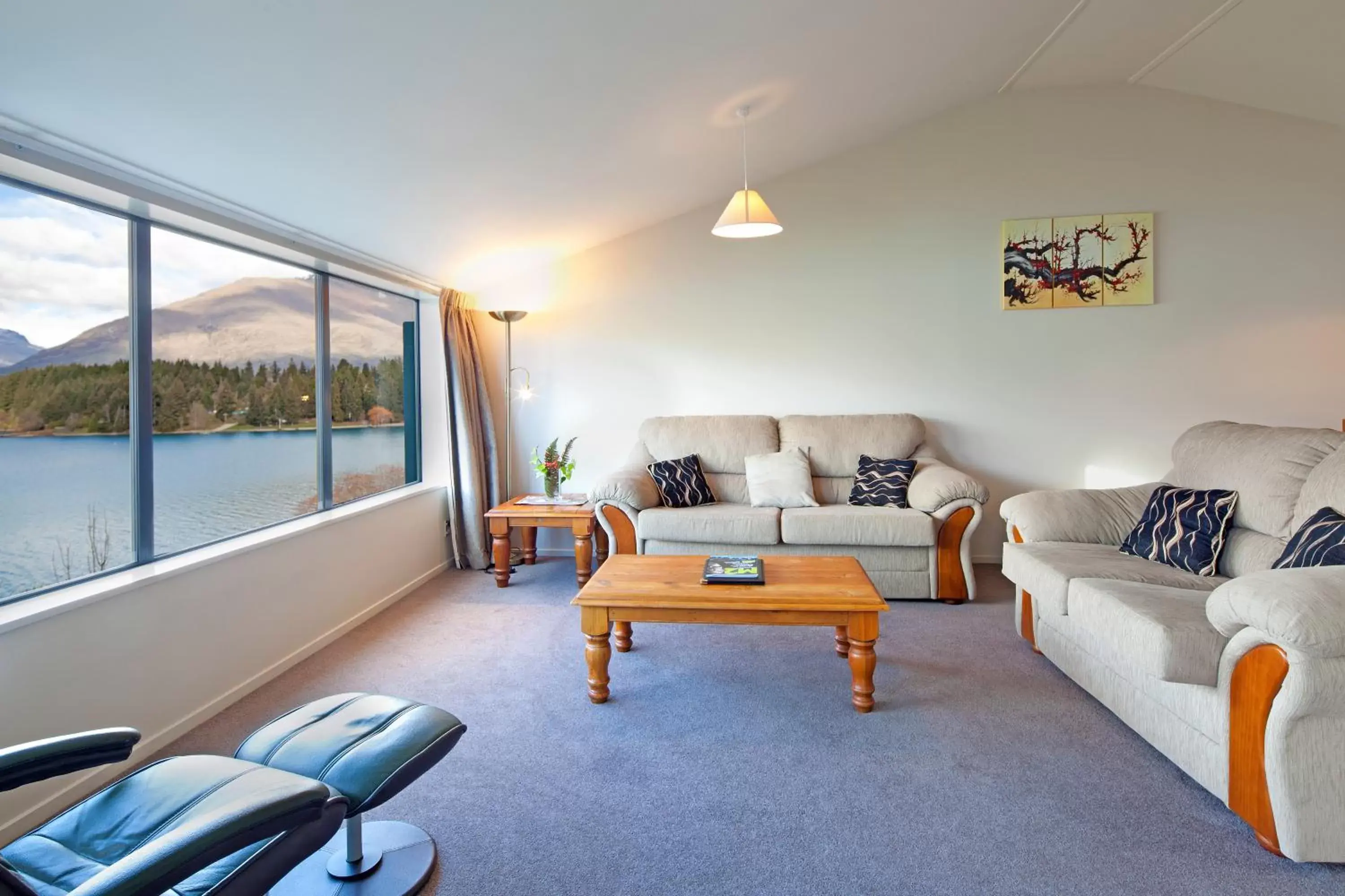 Living room, Seating Area in Apartments at Spinnaker Bay