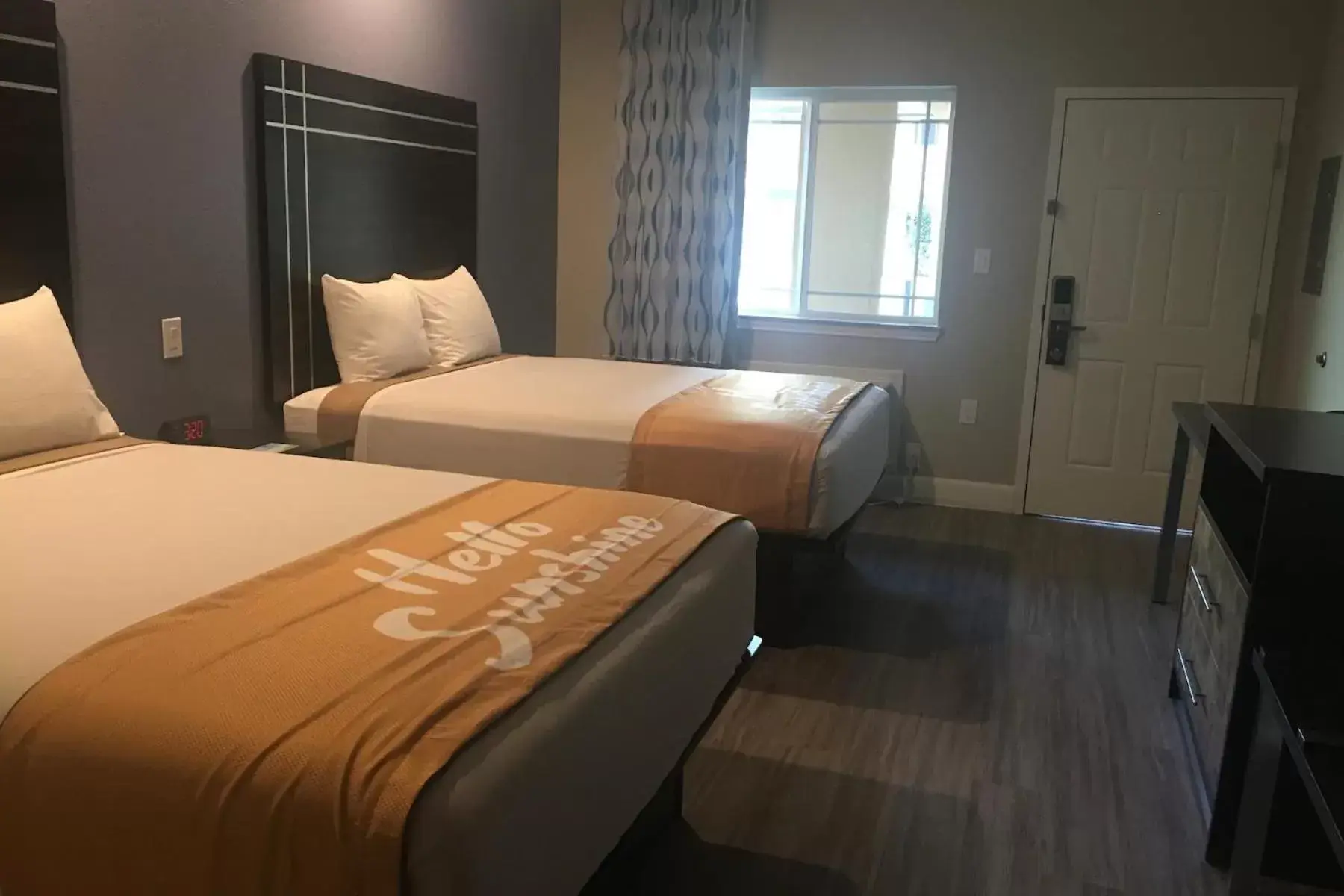 Bed in Days Inn & Suites by Wyndham La Porte