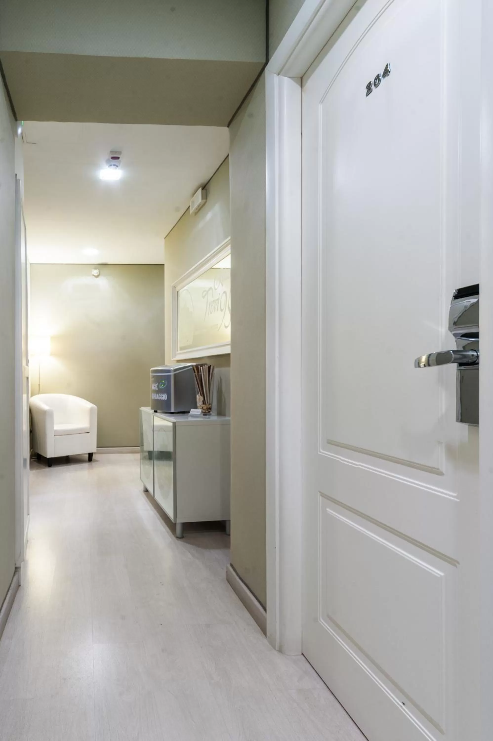 Other, Bed in Relais Trevi 95 Boutique Hotel