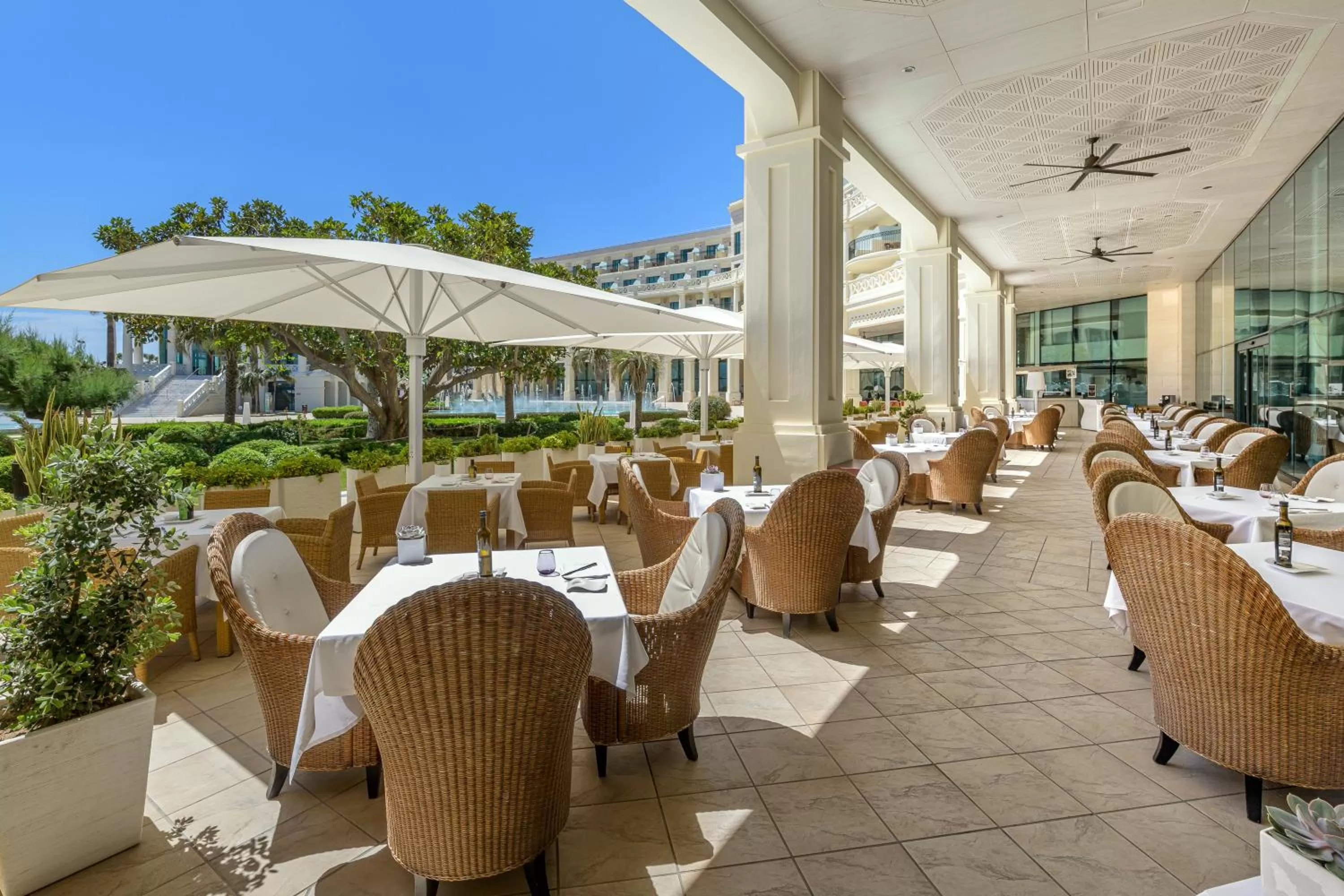 Restaurant/places to eat in Las Arenas Balneario Resort