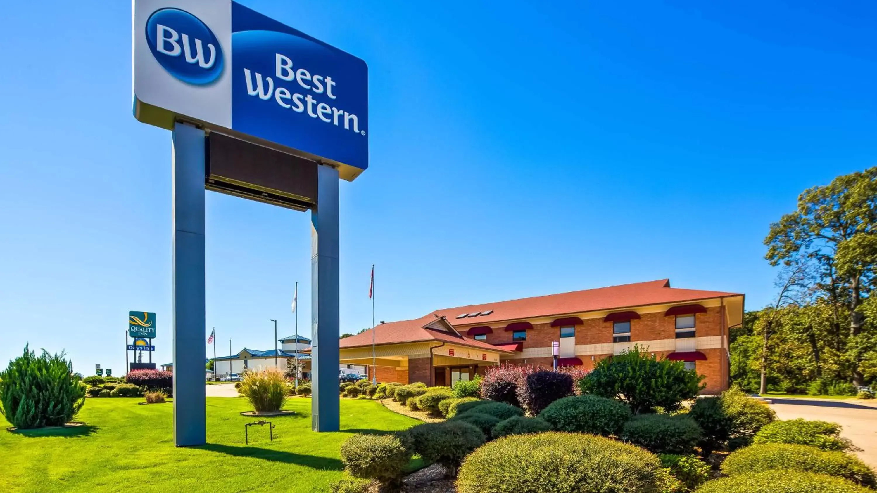 Property Building in Best Western Jacksonville Inn