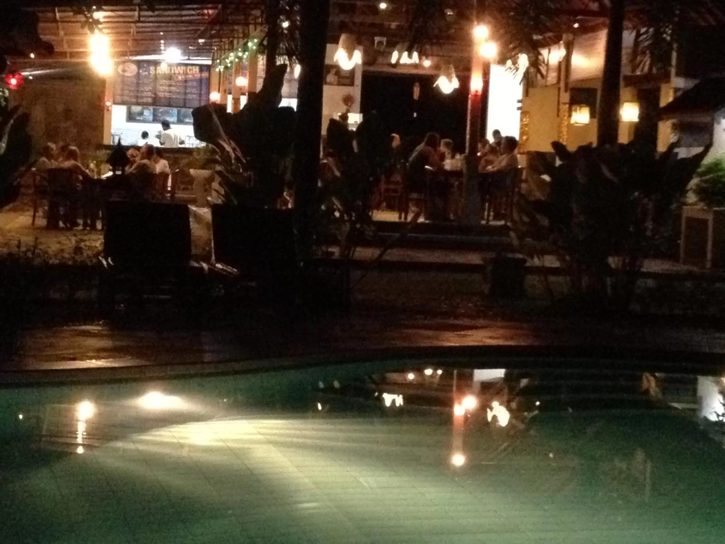 Restaurant/places to eat in Astina Hotel