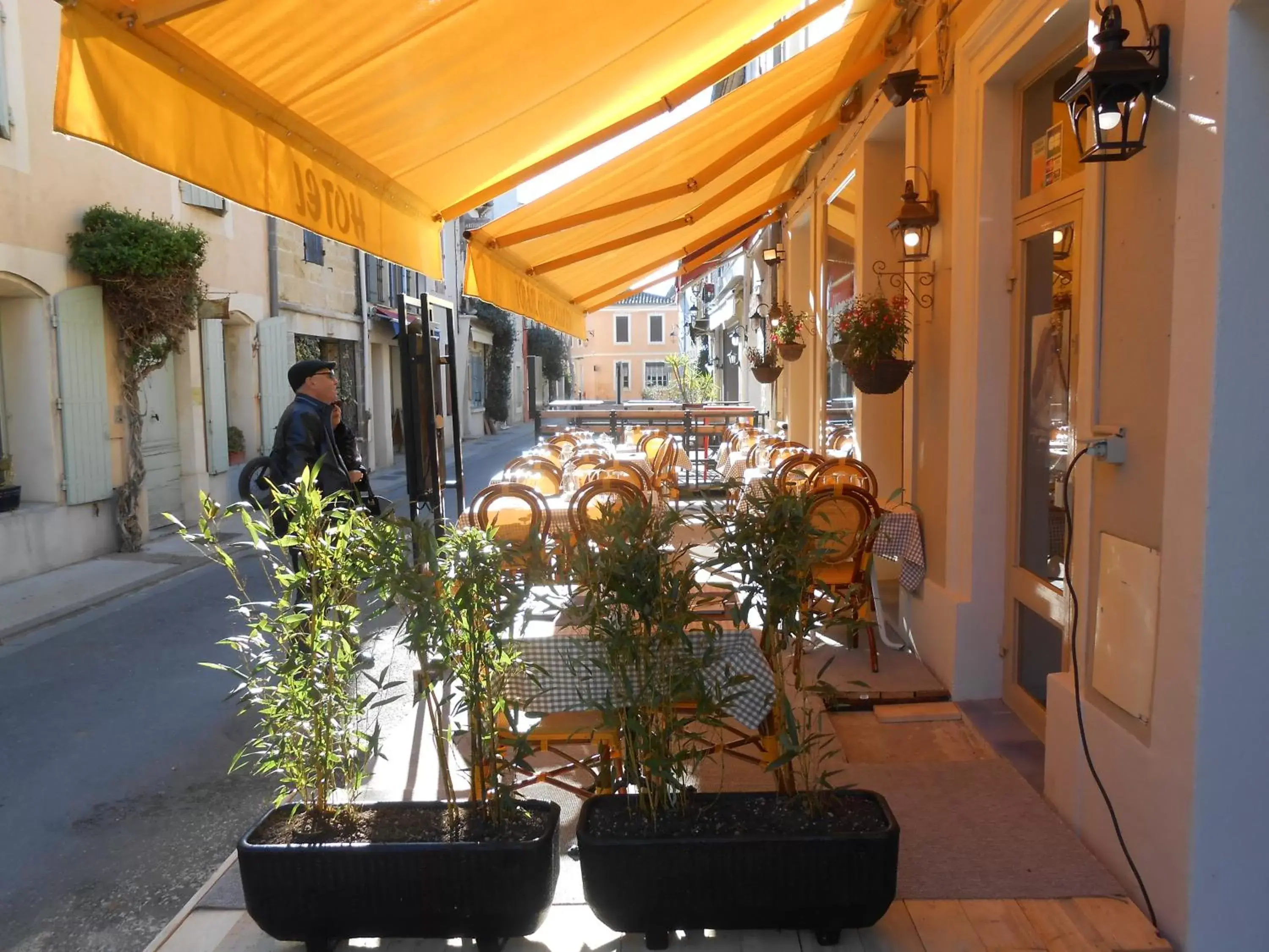 Patio in Hôtel-Restaurant "Chez Carrière"