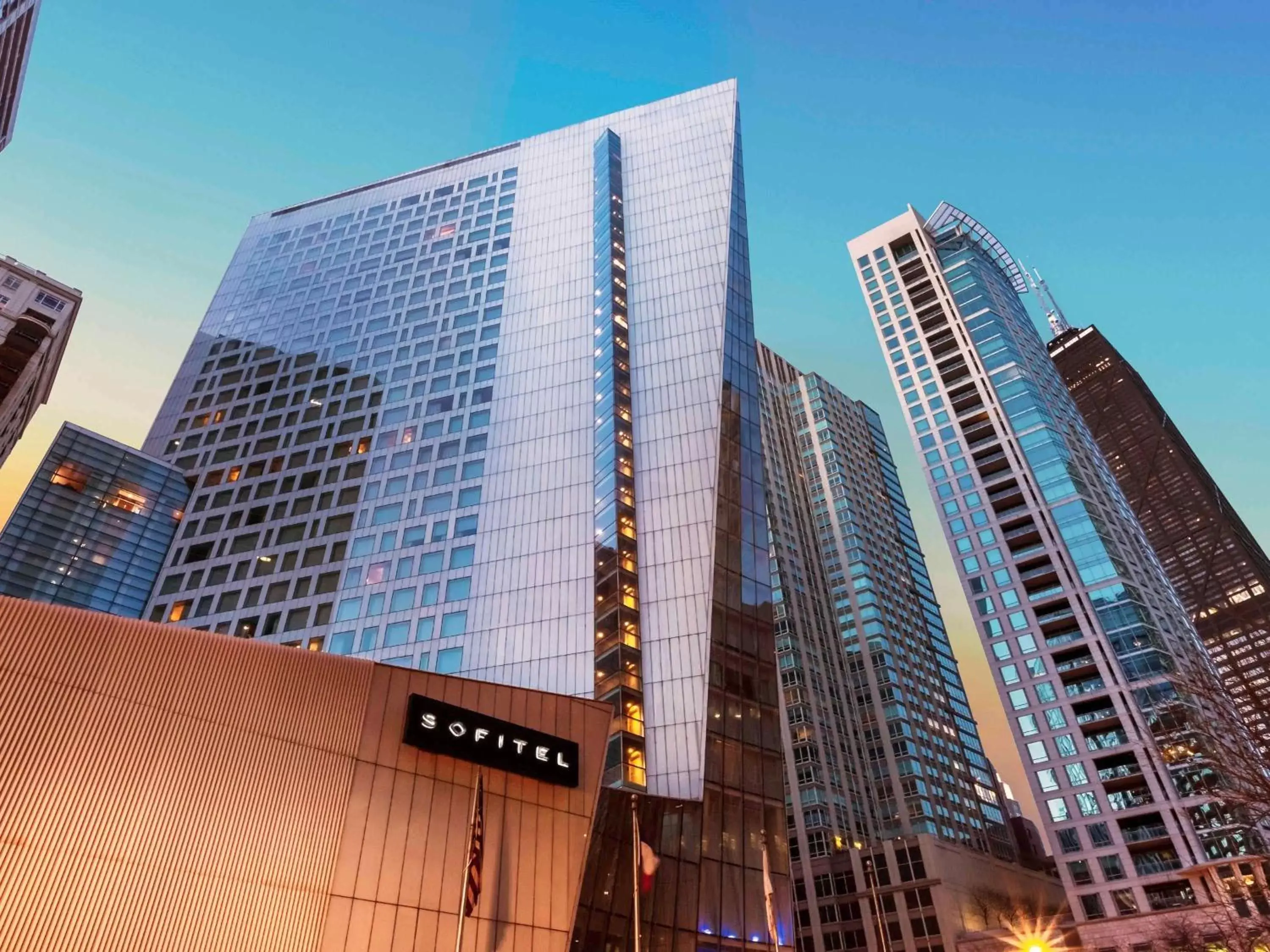 Property building in Sofitel Chicago Magnificent Mile
